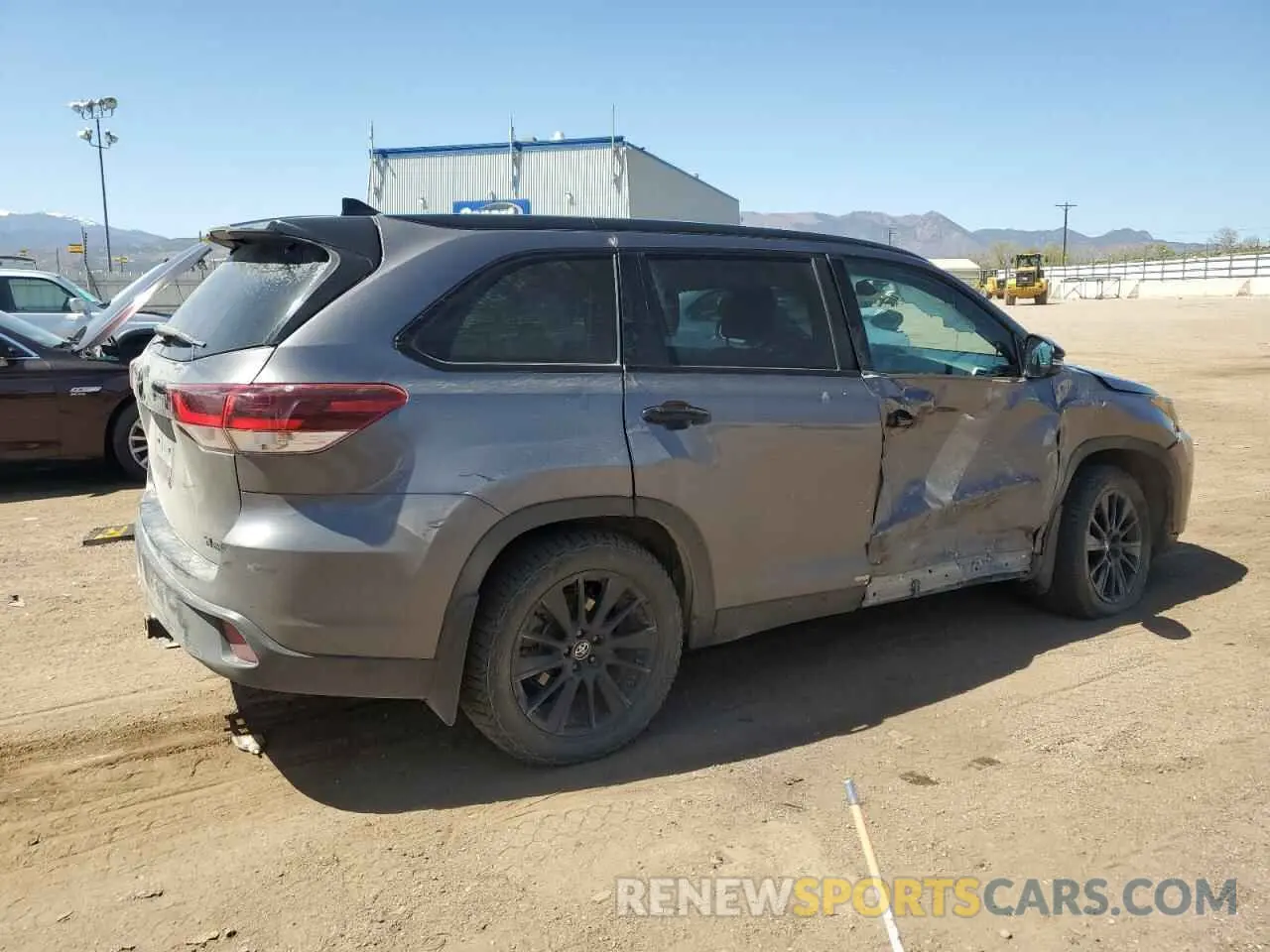 3 fotografías del automóvil dañado 5TDJZRFH7KS975428 TOYOTA HIGHLANDER 2019