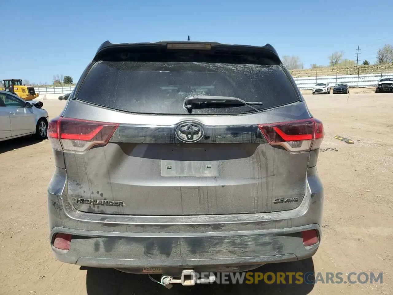 6 fotografías del automóvil dañado 5TDJZRFH7KS975428 TOYOTA HIGHLANDER 2019