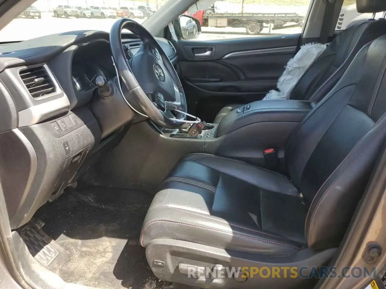 7 fotografías del automóvil dañado 5TDJZRFH7KS975428 TOYOTA HIGHLANDER 2019
