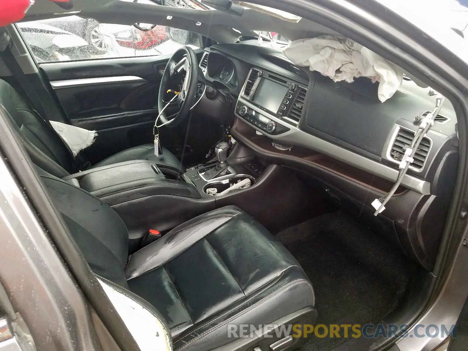 5 fotografías del automóvil dañado 5TDJZRFH8KS563616 TOYOTA HIGHLANDER 2019
