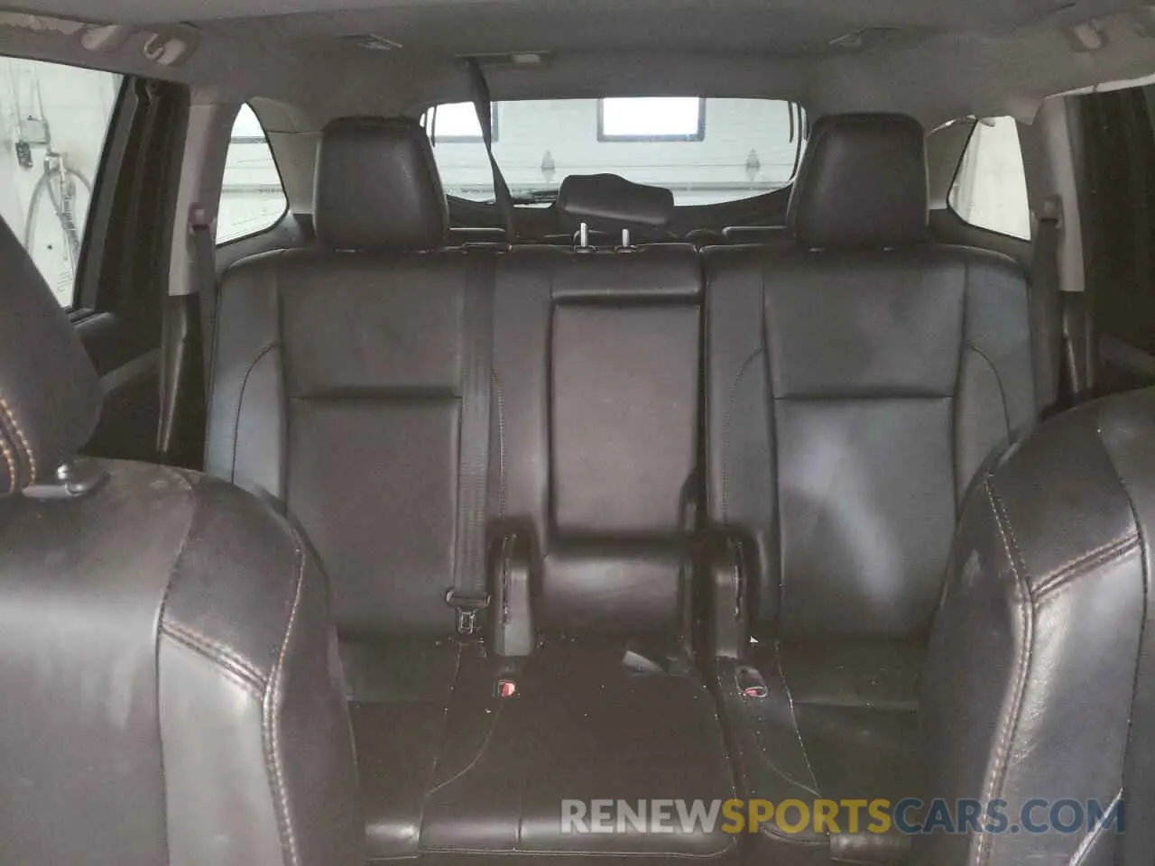 10 fotografías del automóvil dañado 5TDJZRFH8KS570419 TOYOTA HIGHLANDER 2019