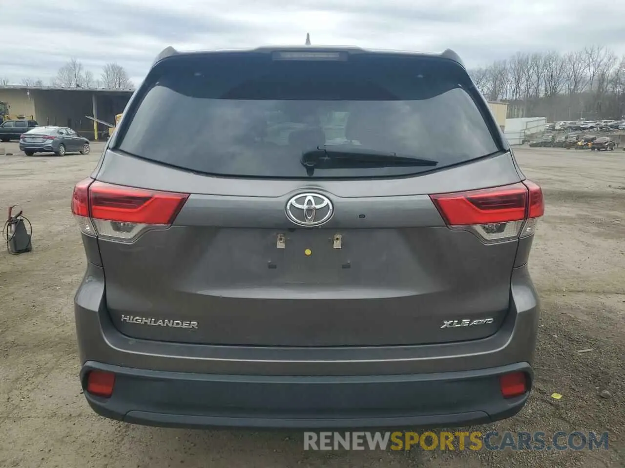 6 fotografías del automóvil dañado 5TDJZRFH8KS598432 TOYOTA HIGHLANDER 2019