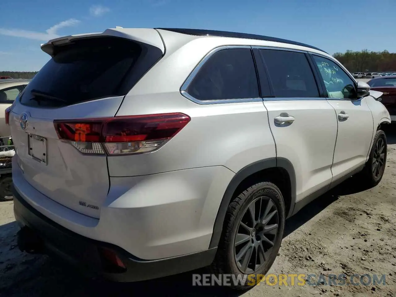 3 fotografías del automóvil dañado 5TDJZRFH8KS606609 TOYOTA HIGHLANDER 2019