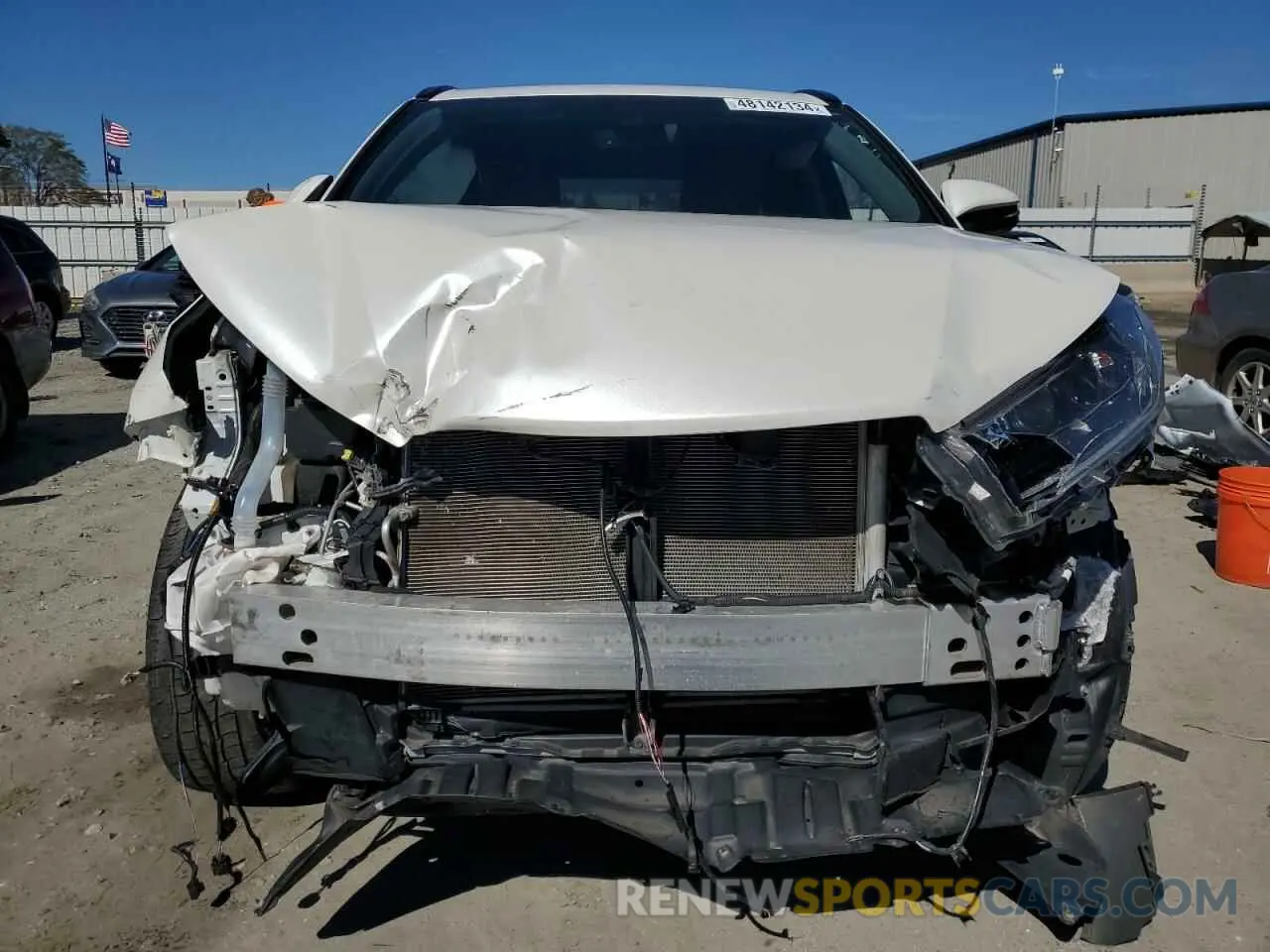5 fotografías del automóvil dañado 5TDJZRFH8KS606609 TOYOTA HIGHLANDER 2019
