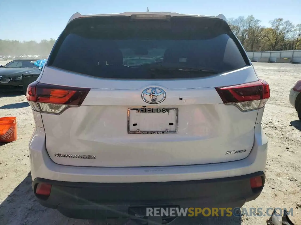 6 fotografías del automóvil dañado 5TDJZRFH8KS606609 TOYOTA HIGHLANDER 2019