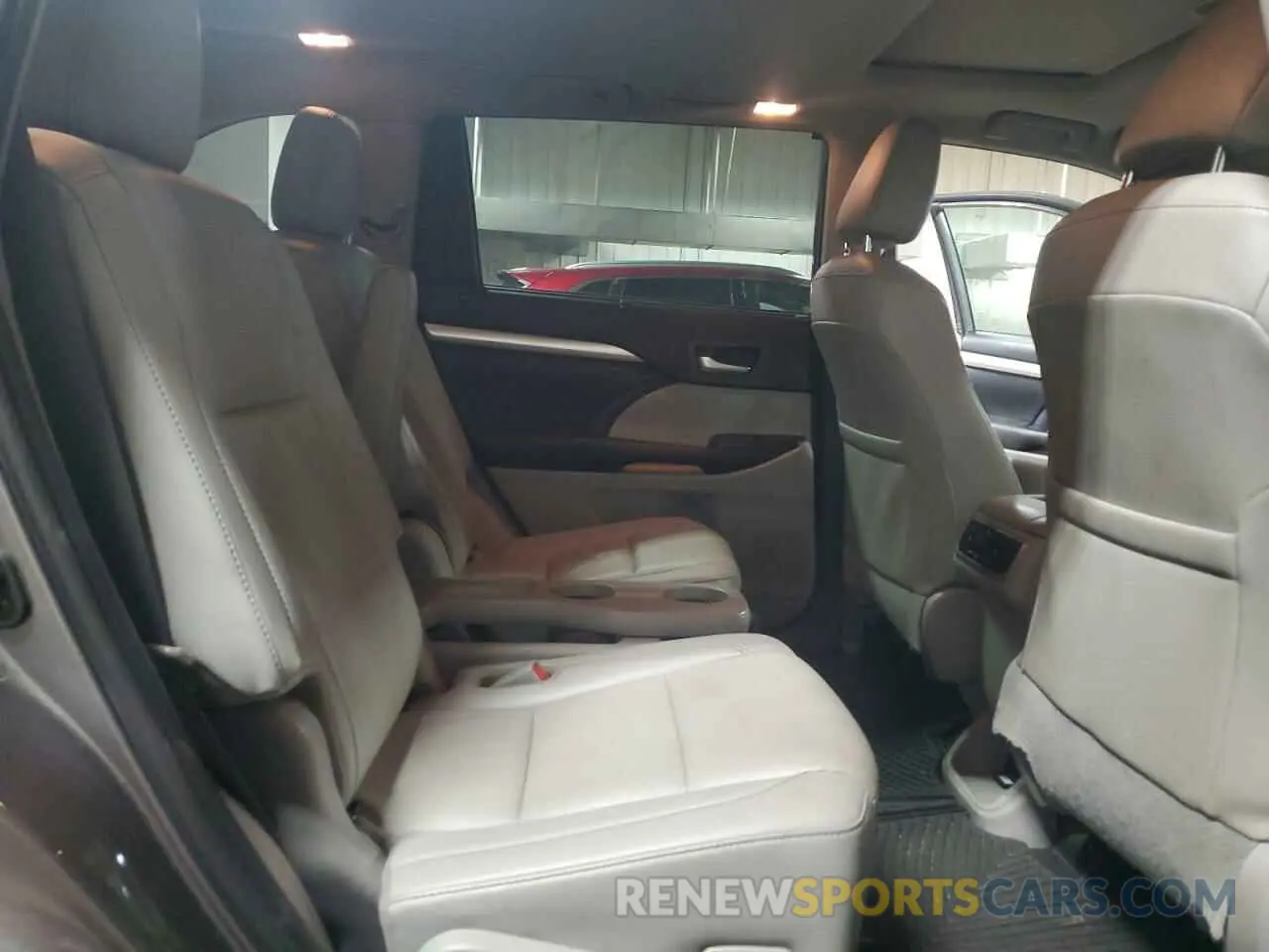 11 fotografías del automóvil dañado 5TDJZRFH8KS612331 TOYOTA HIGHLANDER 2019