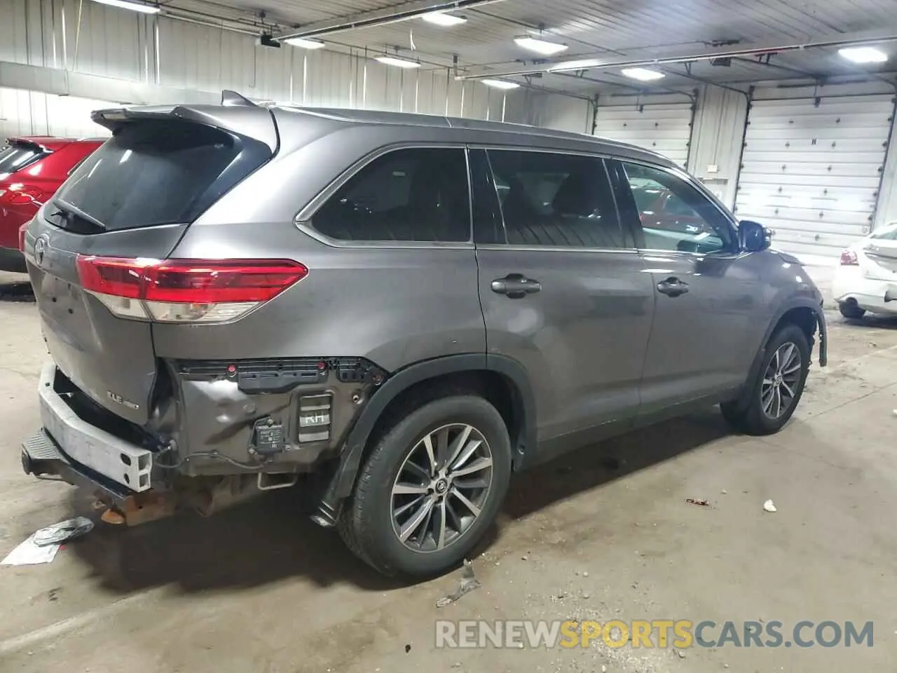 3 fotografías del automóvil dañado 5TDJZRFH8KS612331 TOYOTA HIGHLANDER 2019