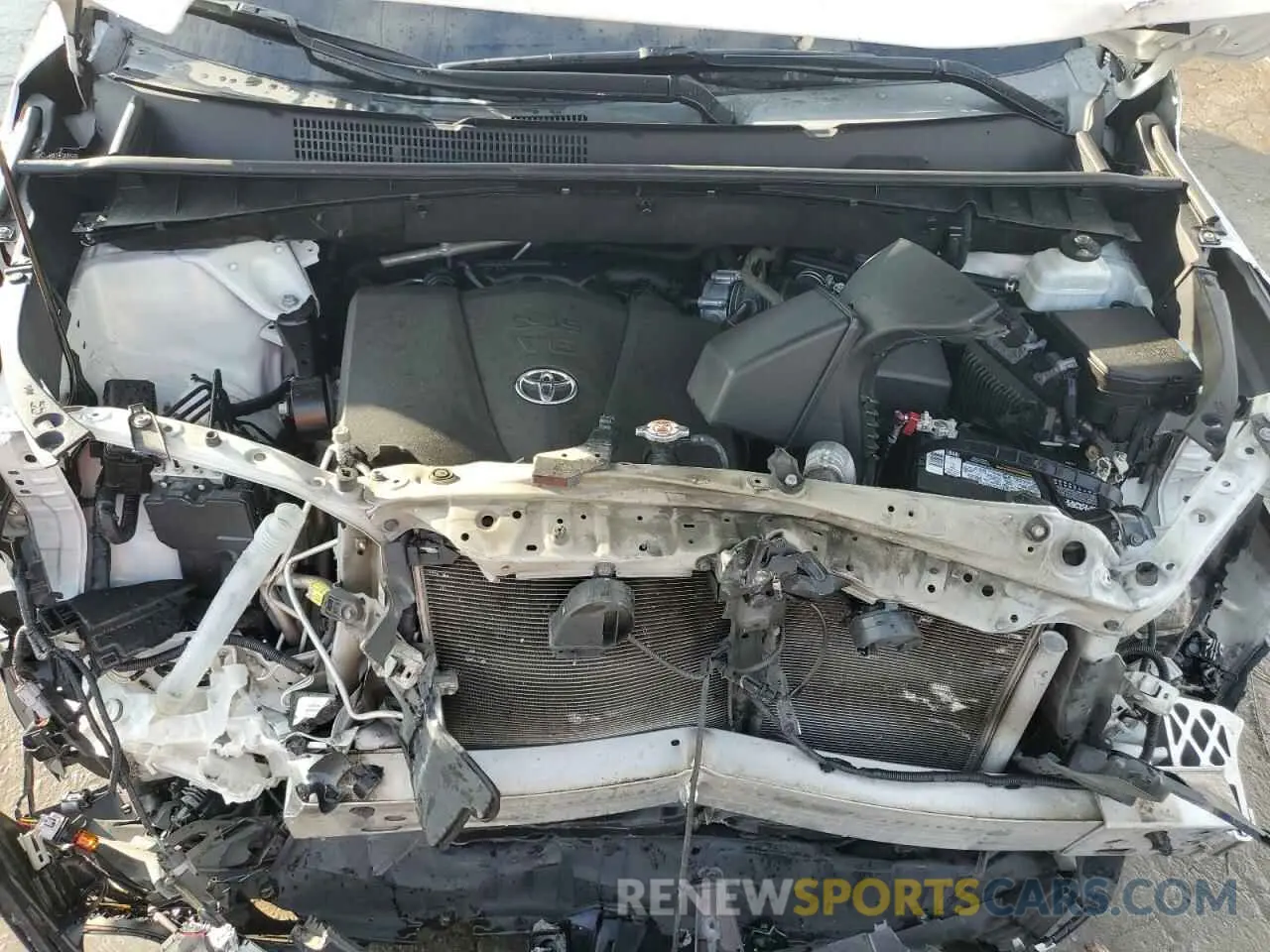 12 fotografías del automóvil dañado 5TDJZRFH8KS613852 TOYOTA HIGHLANDER 2019