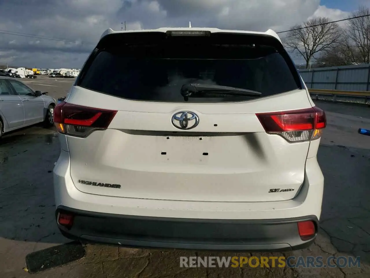 6 fotografías del automóvil dañado 5TDJZRFH8KS613852 TOYOTA HIGHLANDER 2019