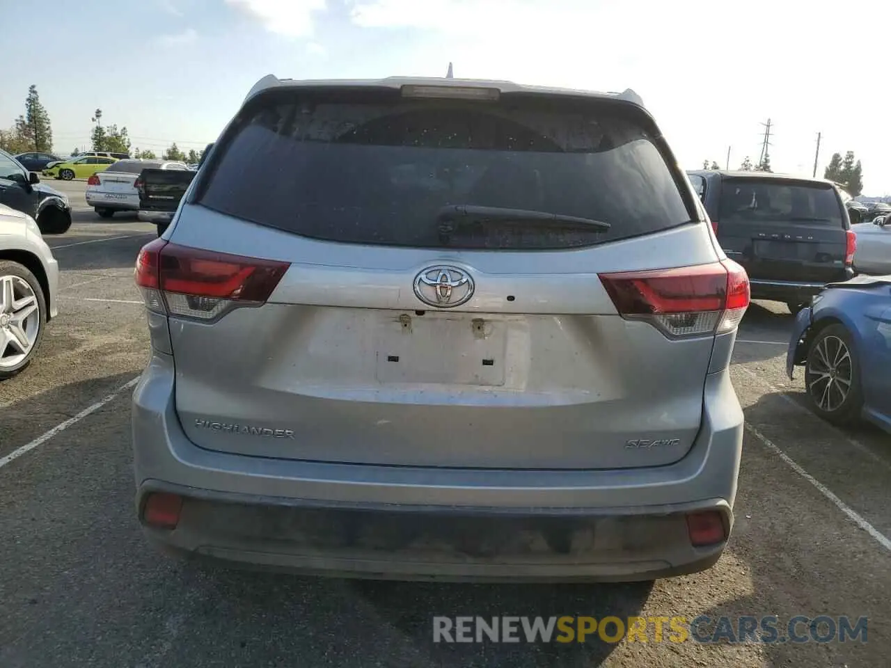 6 fotografías del automóvil dañado 5TDJZRFH8KS620266 TOYOTA HIGHLANDER 2019