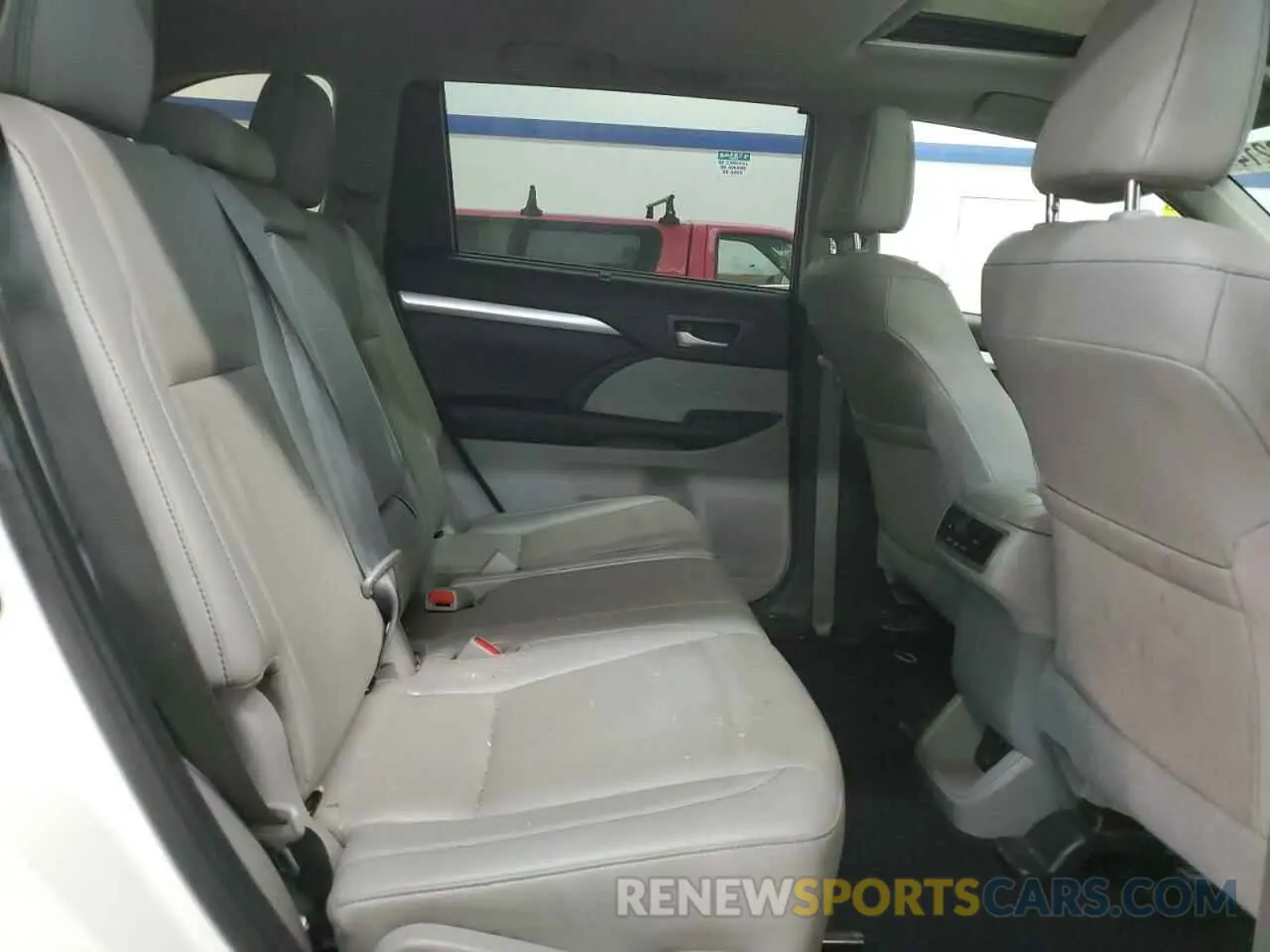 11 fotografías del automóvil dañado 5TDJZRFH8KS919840 TOYOTA HIGHLANDER 2019