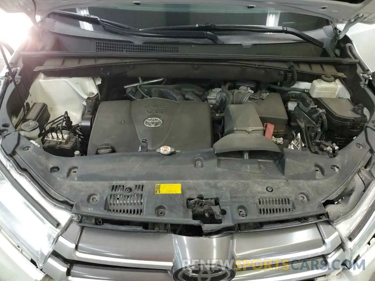 12 fotografías del automóvil dañado 5TDJZRFH8KS919840 TOYOTA HIGHLANDER 2019