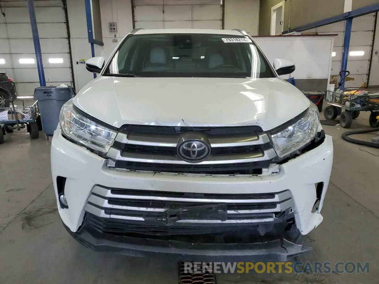 5 fotografías del automóvil dañado 5TDJZRFH8KS919840 TOYOTA HIGHLANDER 2019