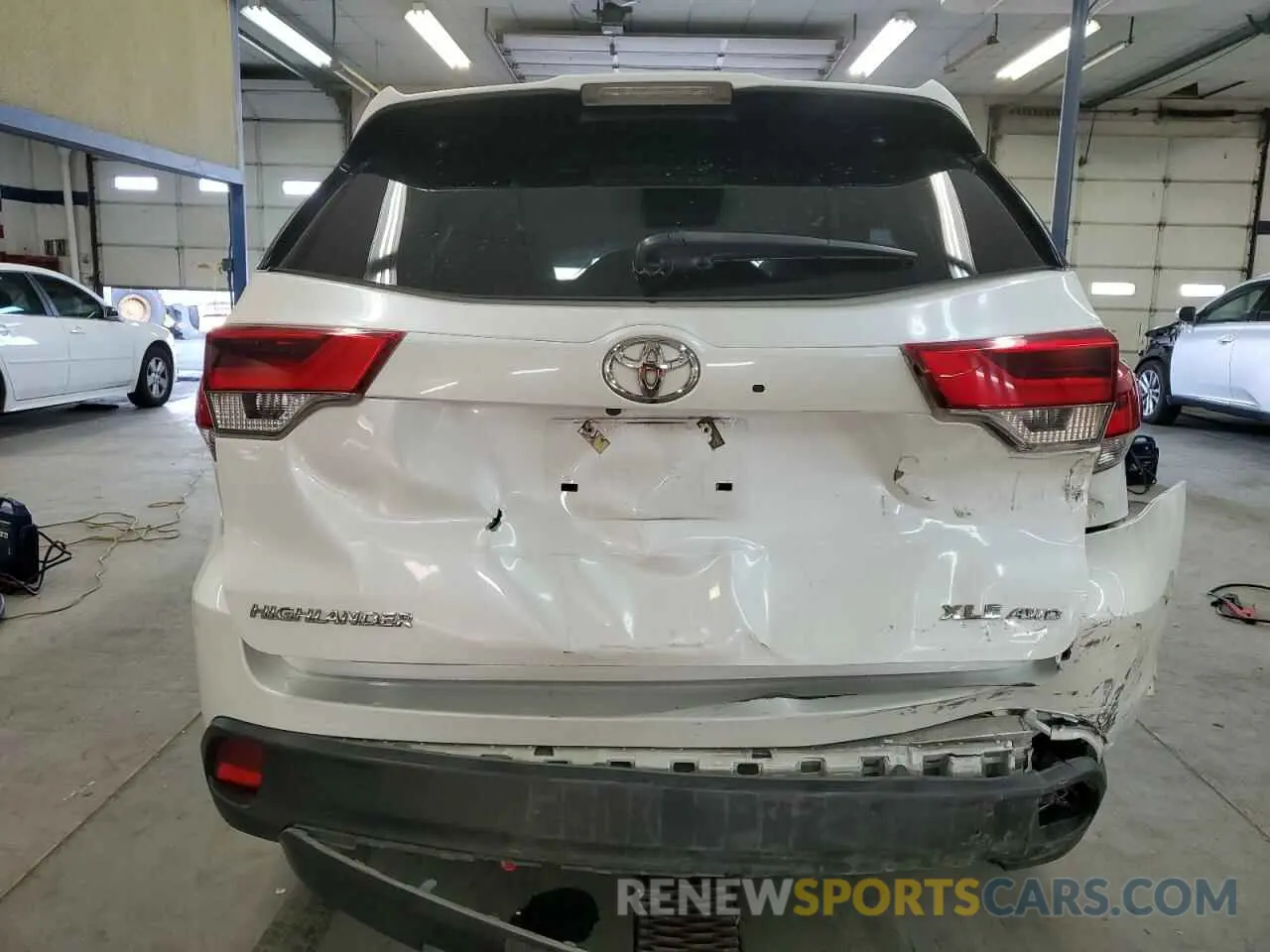 6 fotografías del automóvil dañado 5TDJZRFH8KS919840 TOYOTA HIGHLANDER 2019