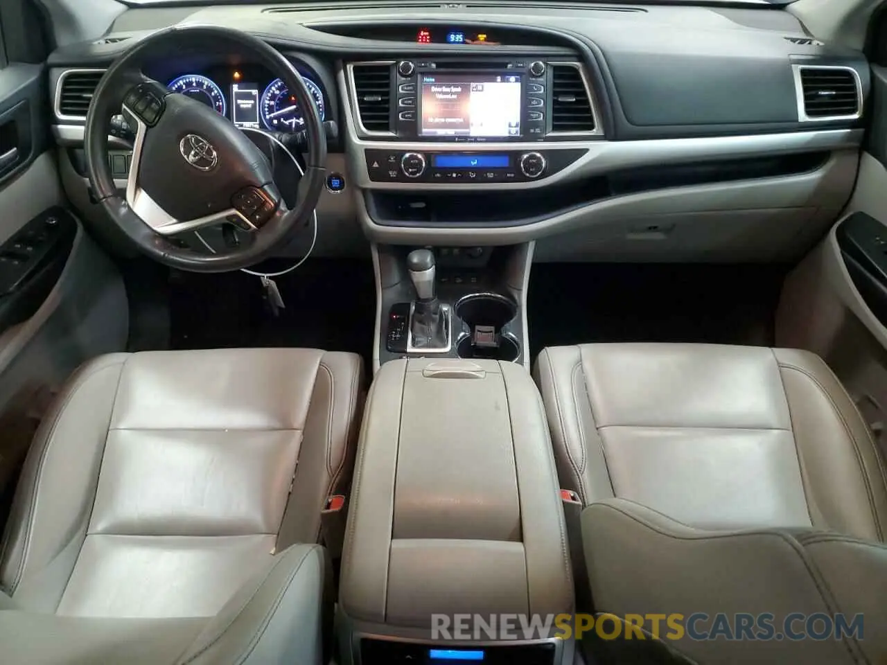 8 fotografías del automóvil dañado 5TDJZRFH8KS919840 TOYOTA HIGHLANDER 2019