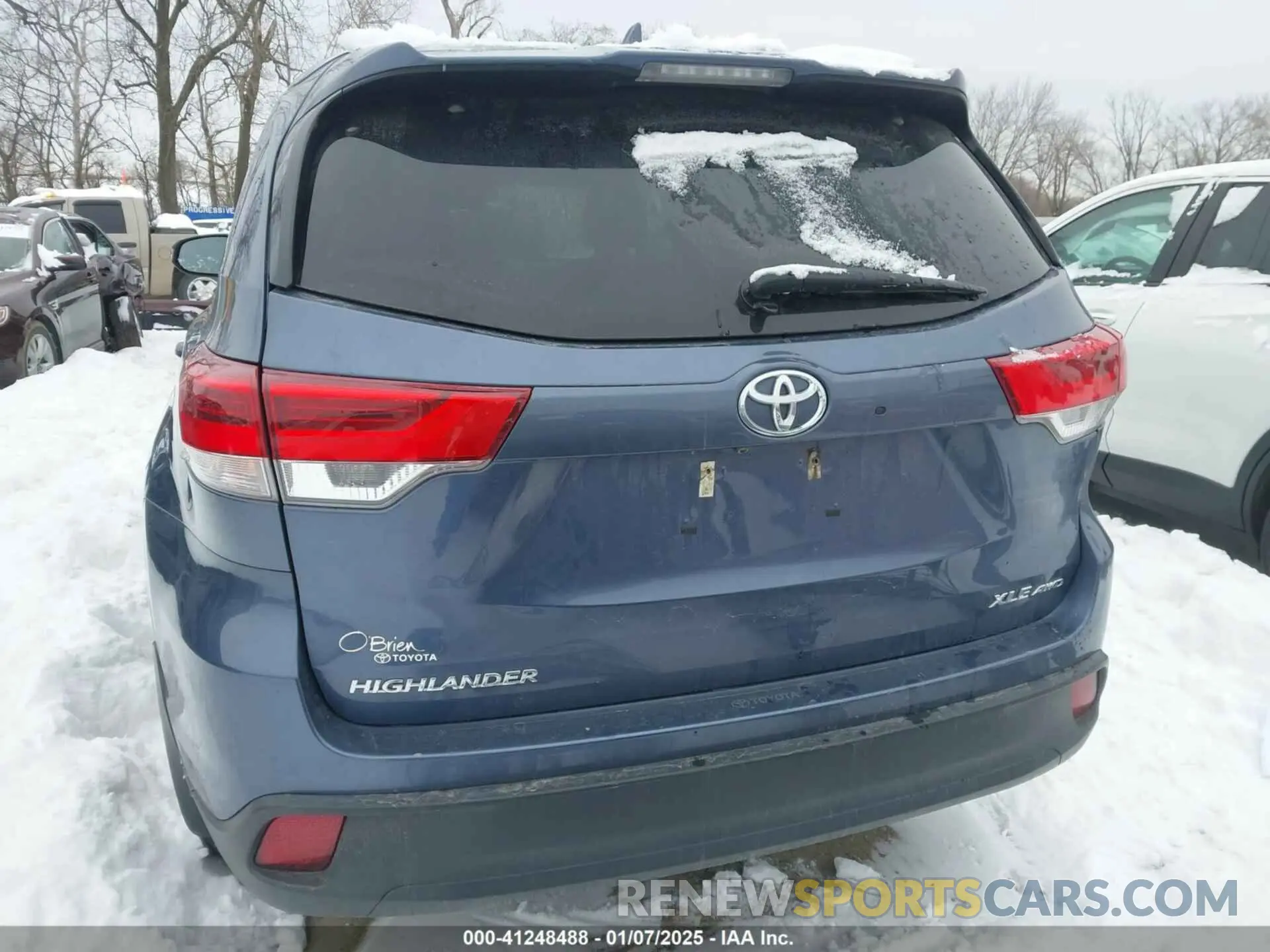 17 fotografías del automóvil dañado 5TDJZRFH8KS939960 TOYOTA HIGHLANDER 2019
