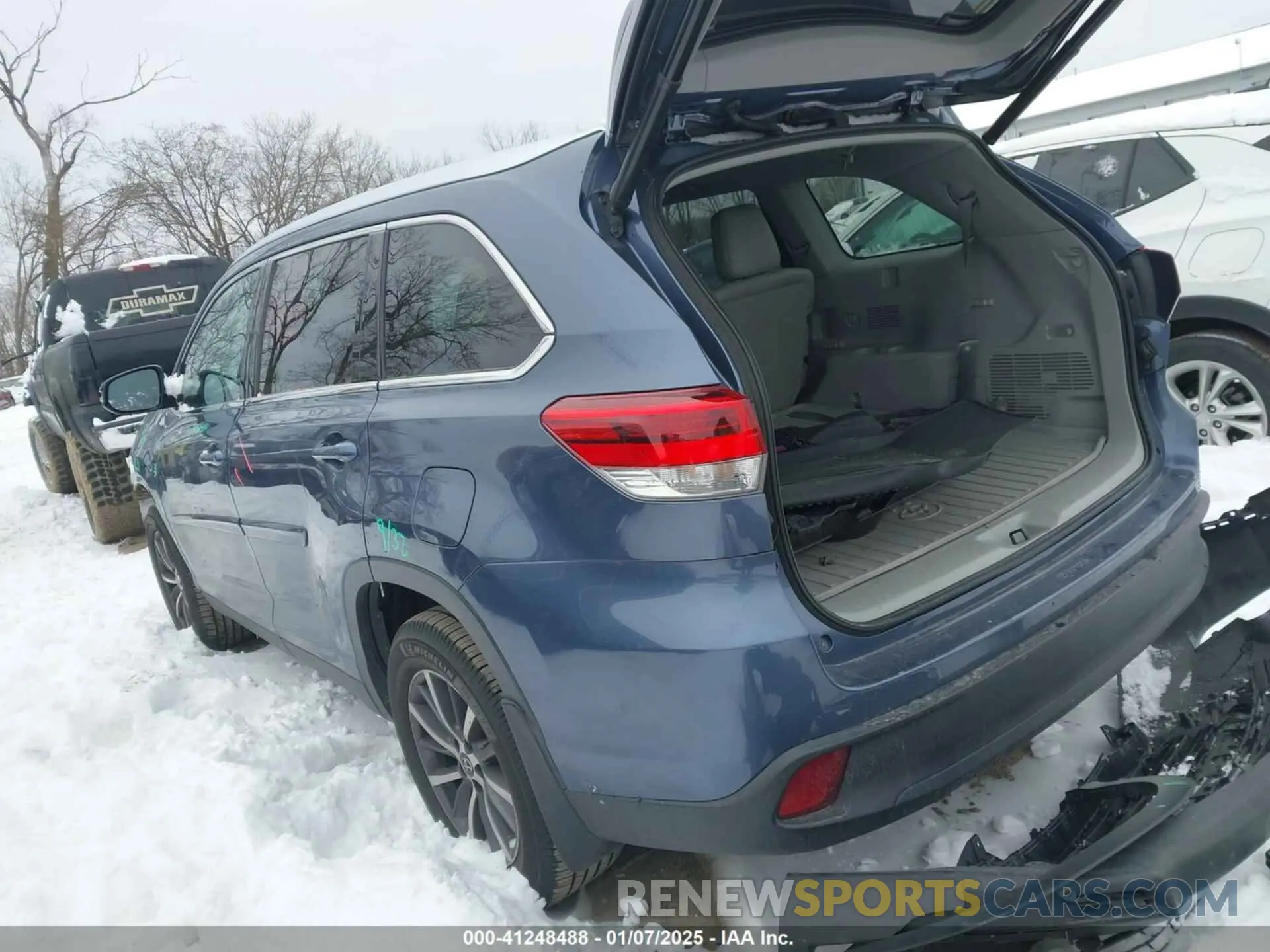 3 fotografías del automóvil dañado 5TDJZRFH8KS939960 TOYOTA HIGHLANDER 2019