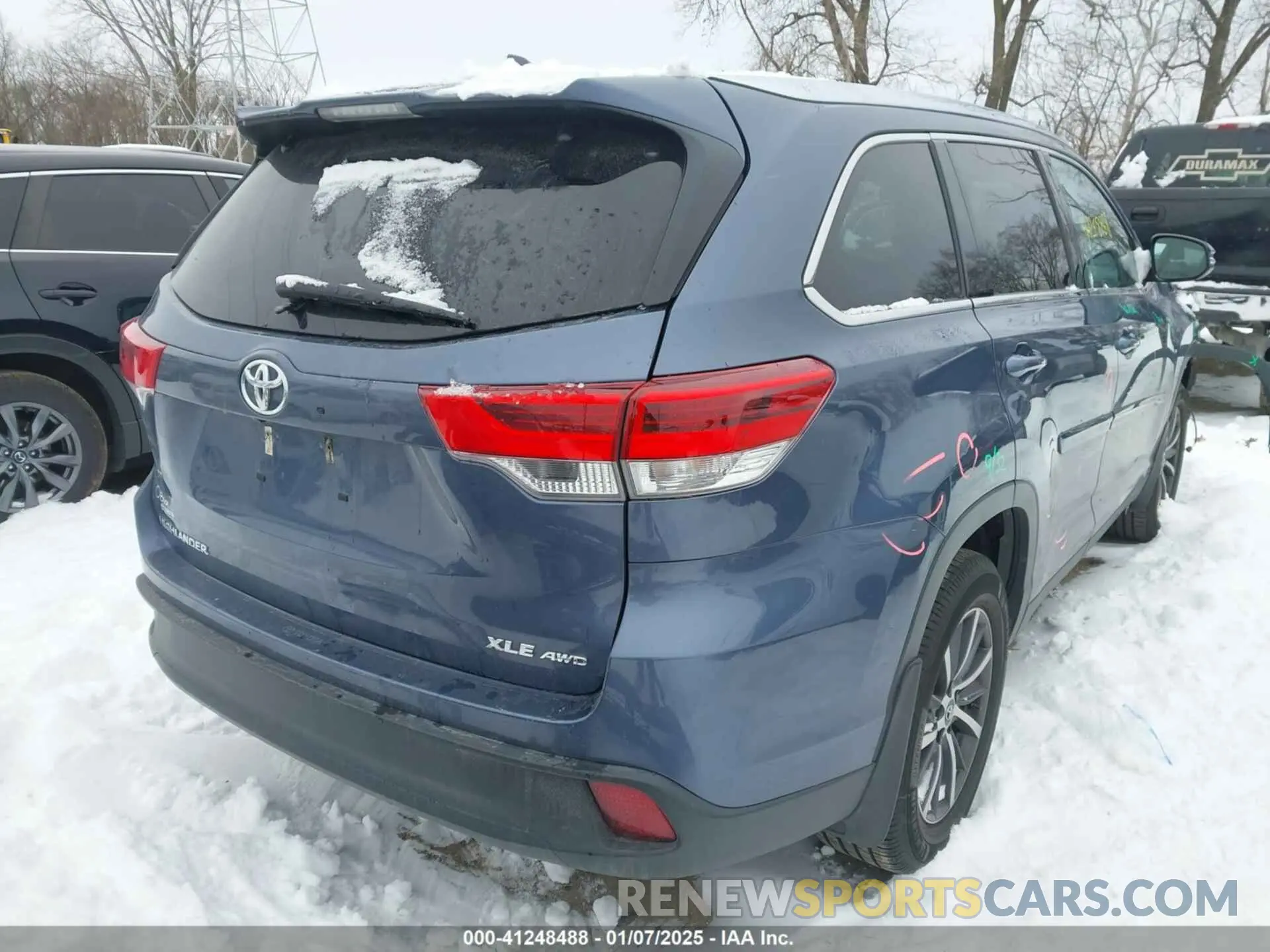 4 fotografías del automóvil dañado 5TDJZRFH8KS939960 TOYOTA HIGHLANDER 2019