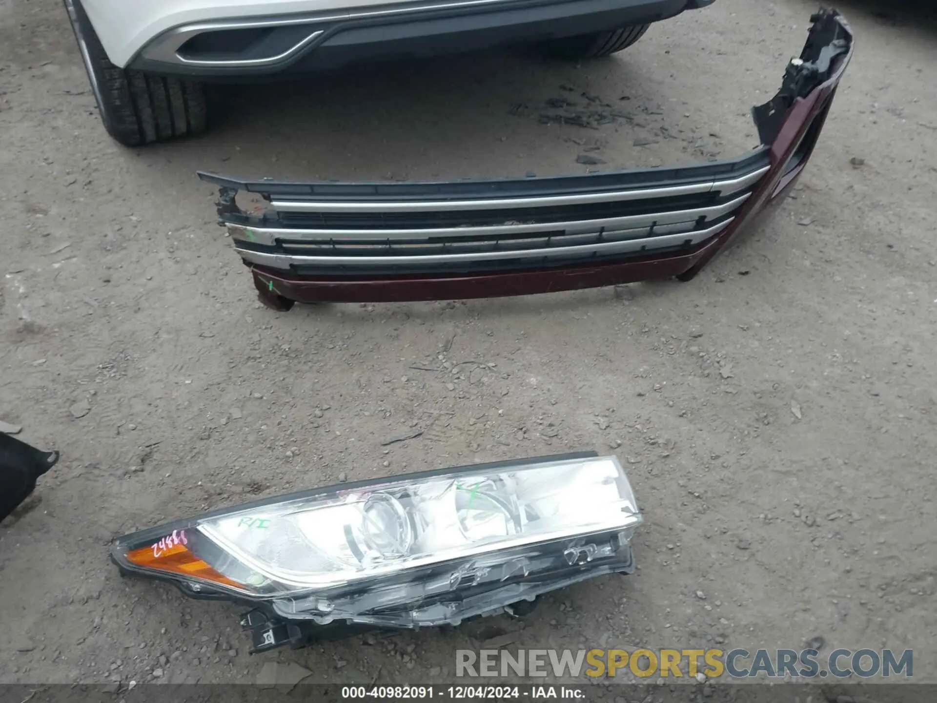11 fotografías del automóvil dañado 5TDJZRFH8KS983165 TOYOTA HIGHLANDER 2019