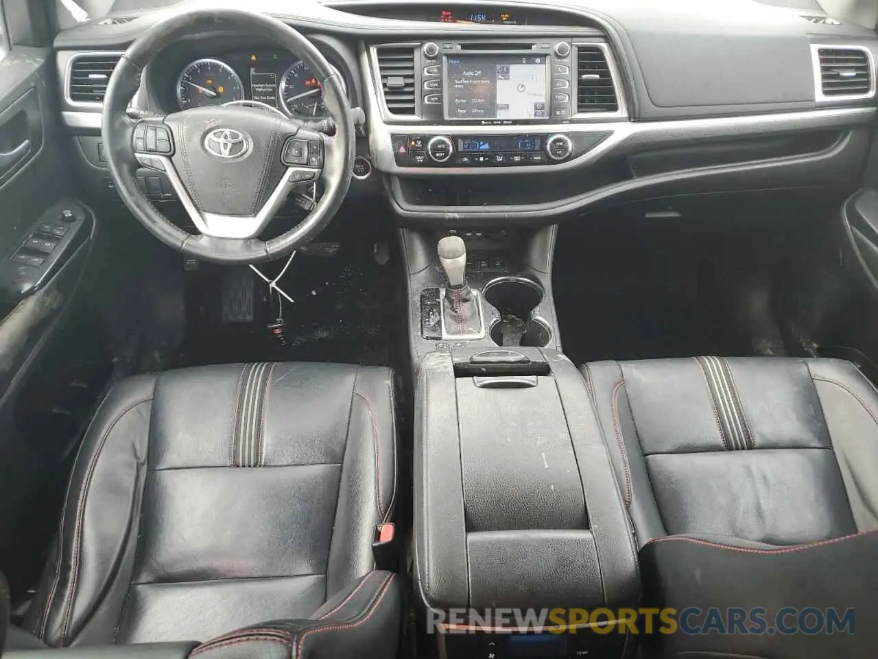 8 fotografías del automóvil dañado 5TDJZRFH9KS578755 TOYOTA HIGHLANDER 2019