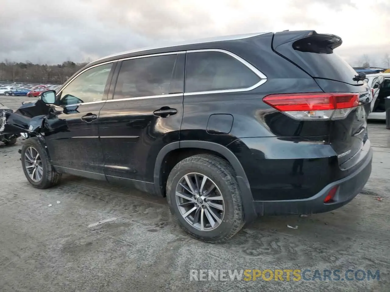 2 fotografías del automóvil dañado 5TDJZRFH9KS589576 TOYOTA HIGHLANDER 2019