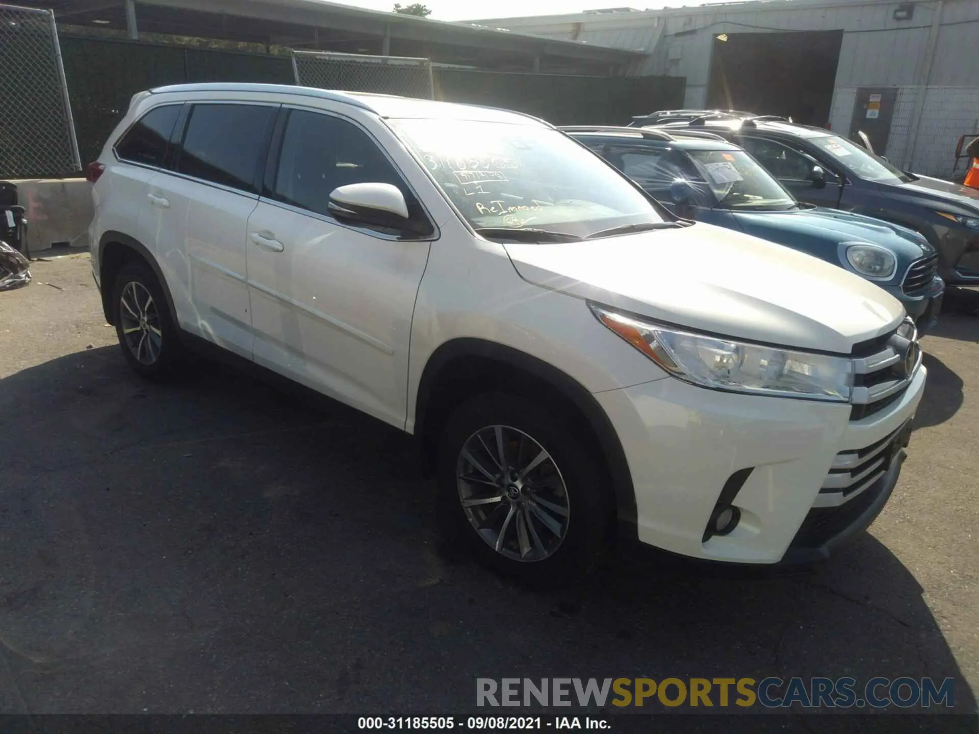 1 fotografías del automóvil dañado 5TDJZRFH9KS595278 TOYOTA HIGHLANDER 2019