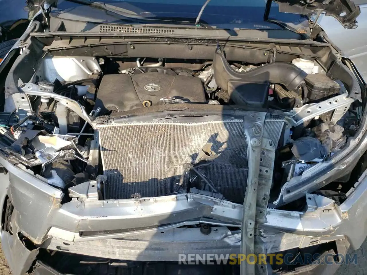 7 fotografías del automóvil dañado 5TDJZRFH9KS597743 TOYOTA HIGHLANDER 2019