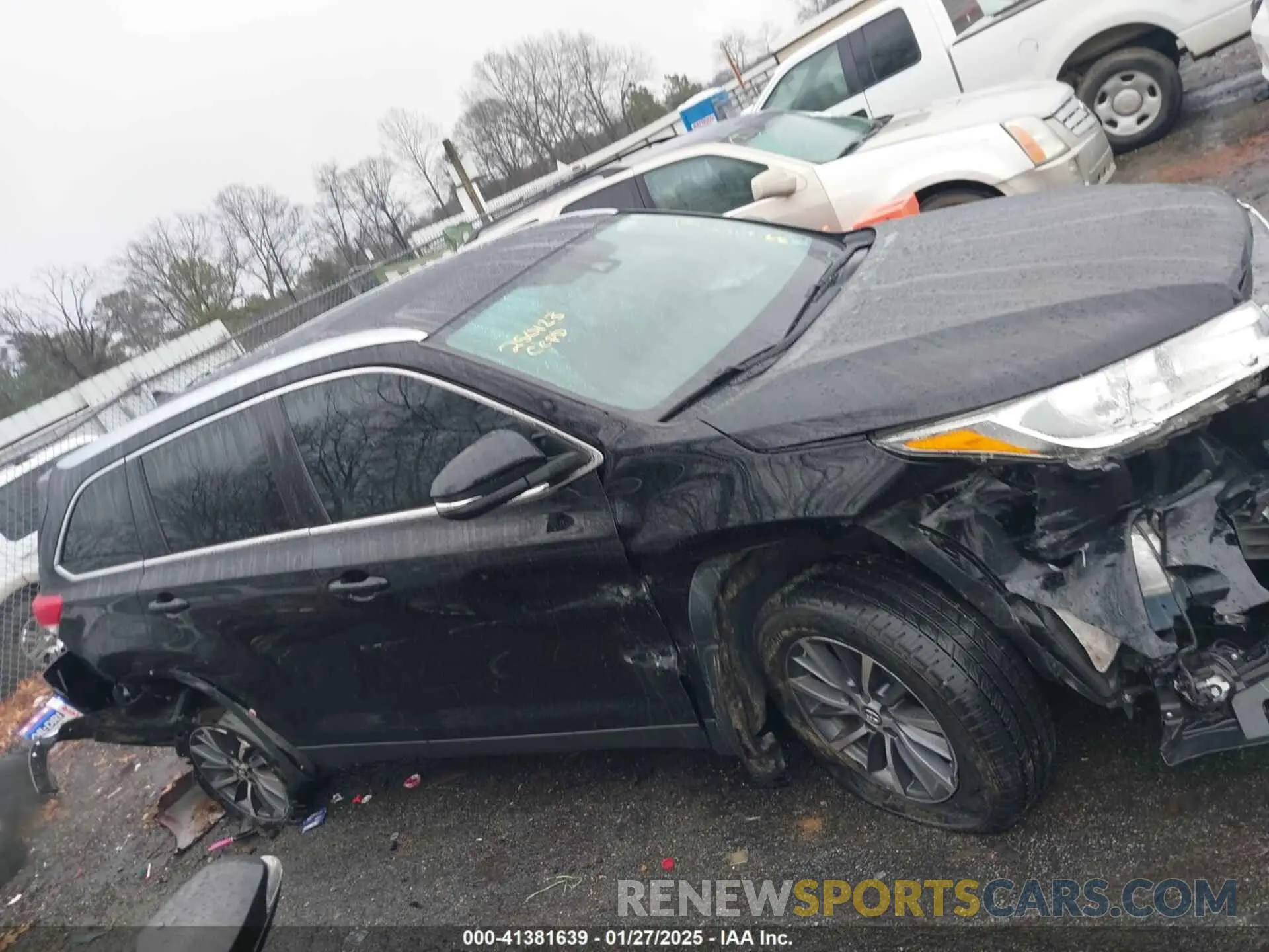 13 fotografías del automóvil dañado 5TDJZRFH9KS597953 TOYOTA HIGHLANDER 2019