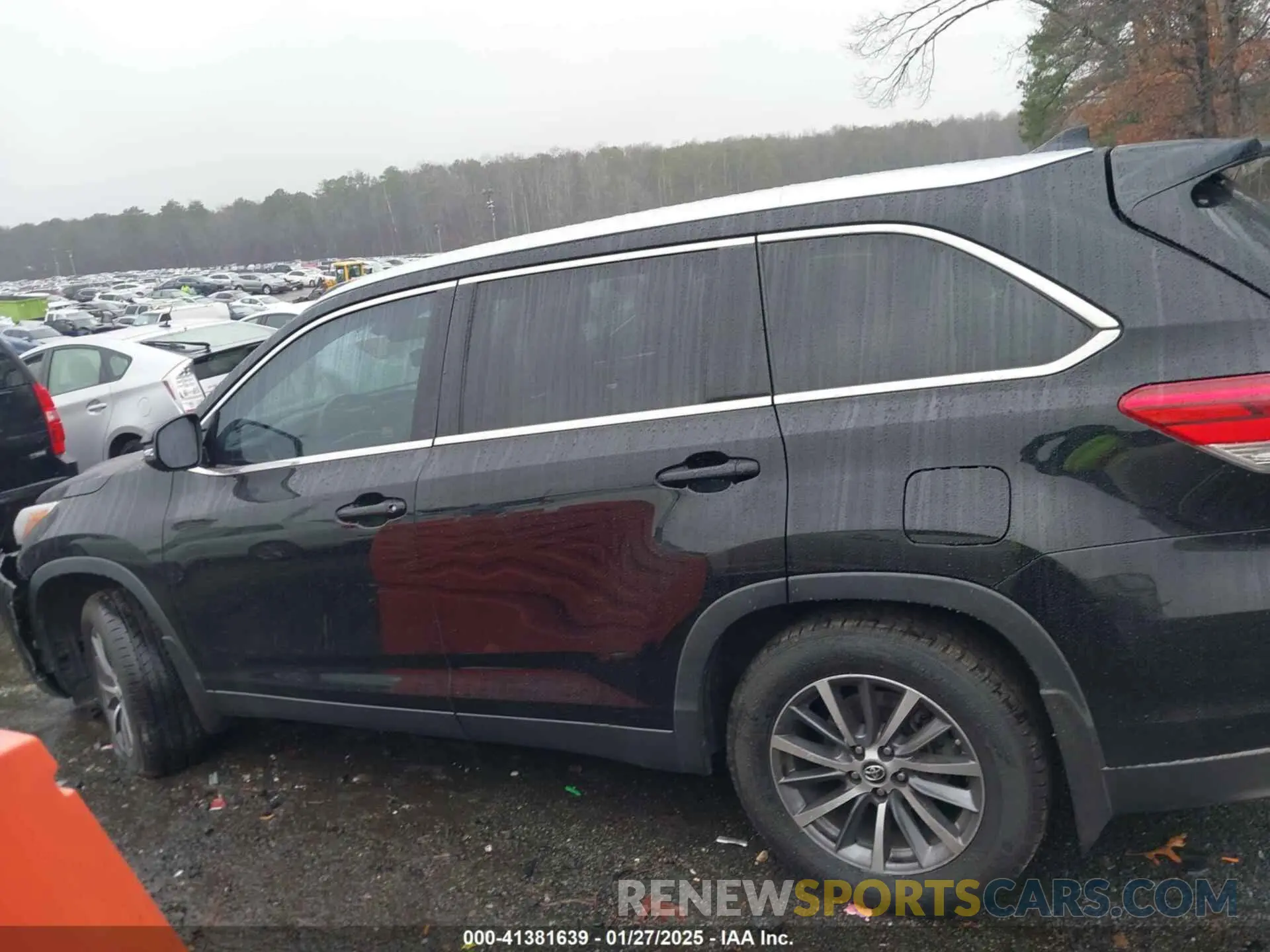 14 fotografías del automóvil dañado 5TDJZRFH9KS597953 TOYOTA HIGHLANDER 2019