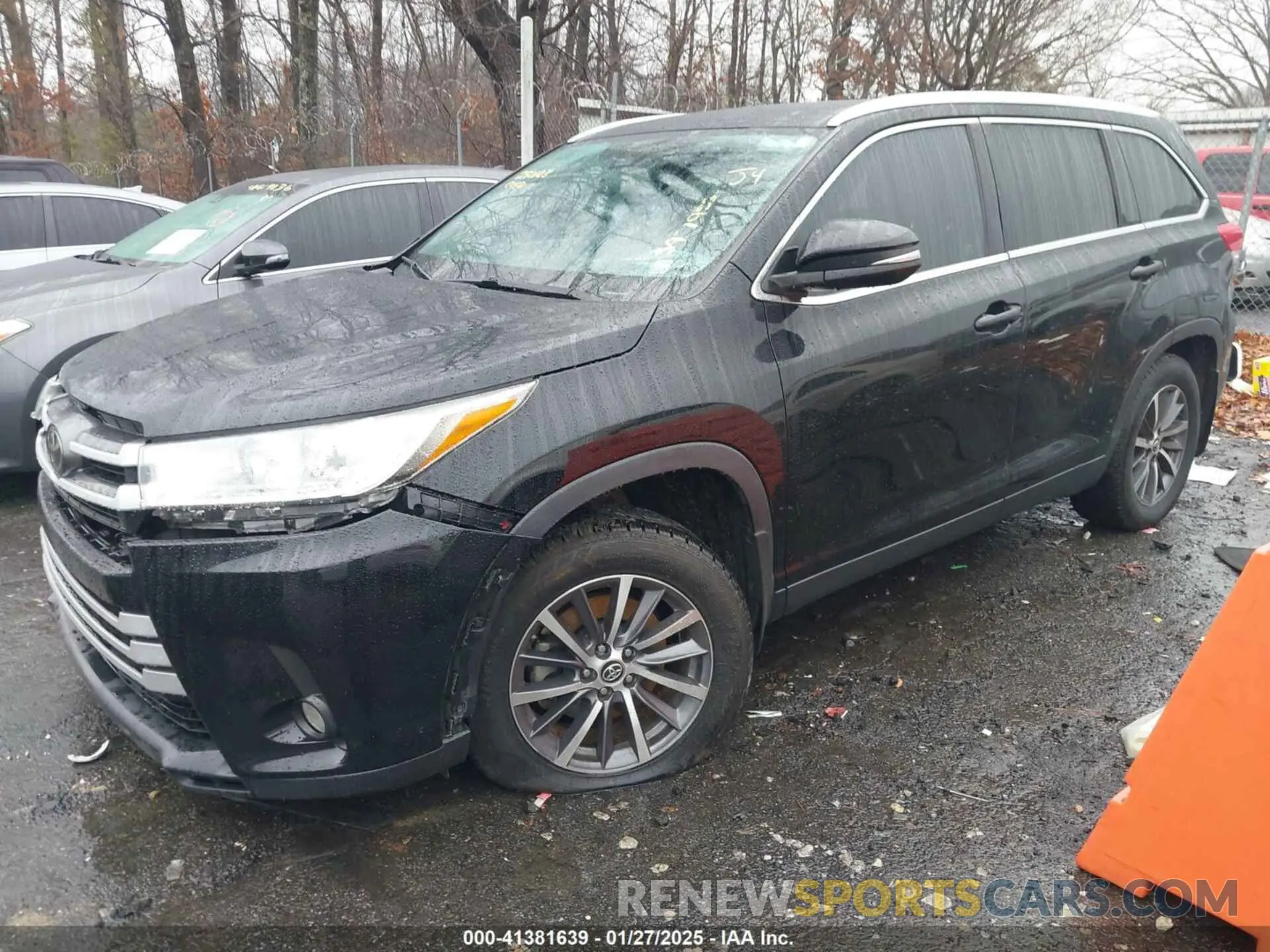 2 fotografías del automóvil dañado 5TDJZRFH9KS597953 TOYOTA HIGHLANDER 2019