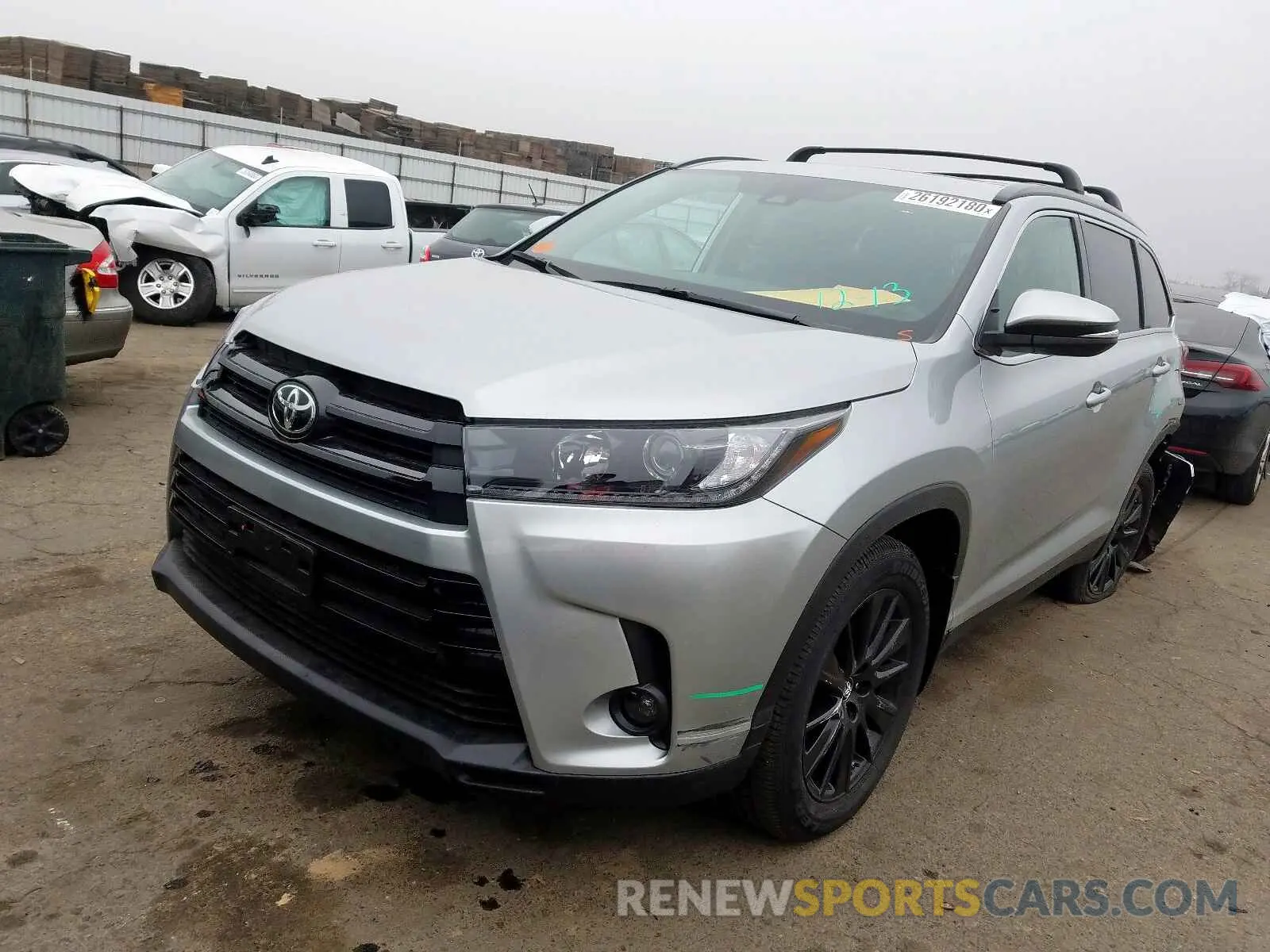 2 fotografías del automóvil dañado 5TDJZRFH9KS604013 TOYOTA HIGHLANDER 2019