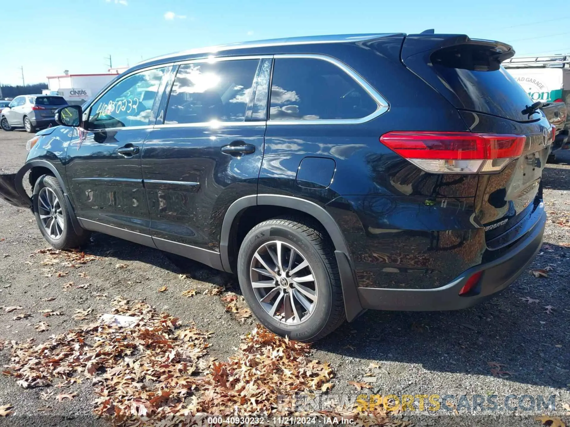 3 fotografías del automóvil dañado 5TDJZRFH9KS627467 TOYOTA HIGHLANDER 2019