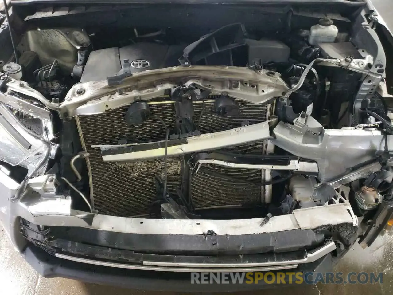 11 fotografías del automóvil dañado 5TDJZRFH9KS712163 TOYOTA HIGHLANDER 2019