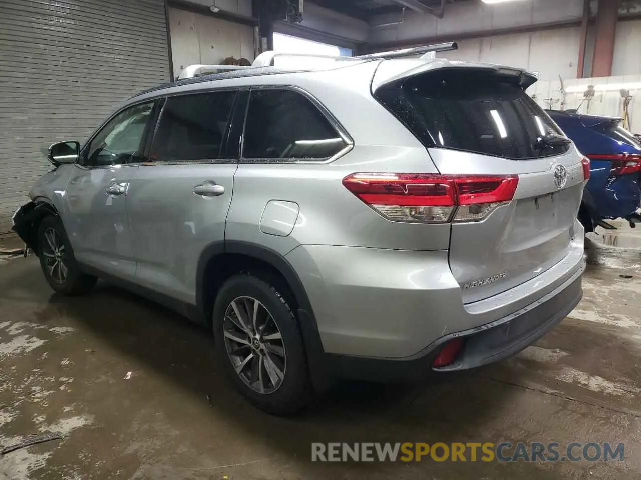 2 fotografías del automóvil dañado 5TDJZRFH9KS712163 TOYOTA HIGHLANDER 2019