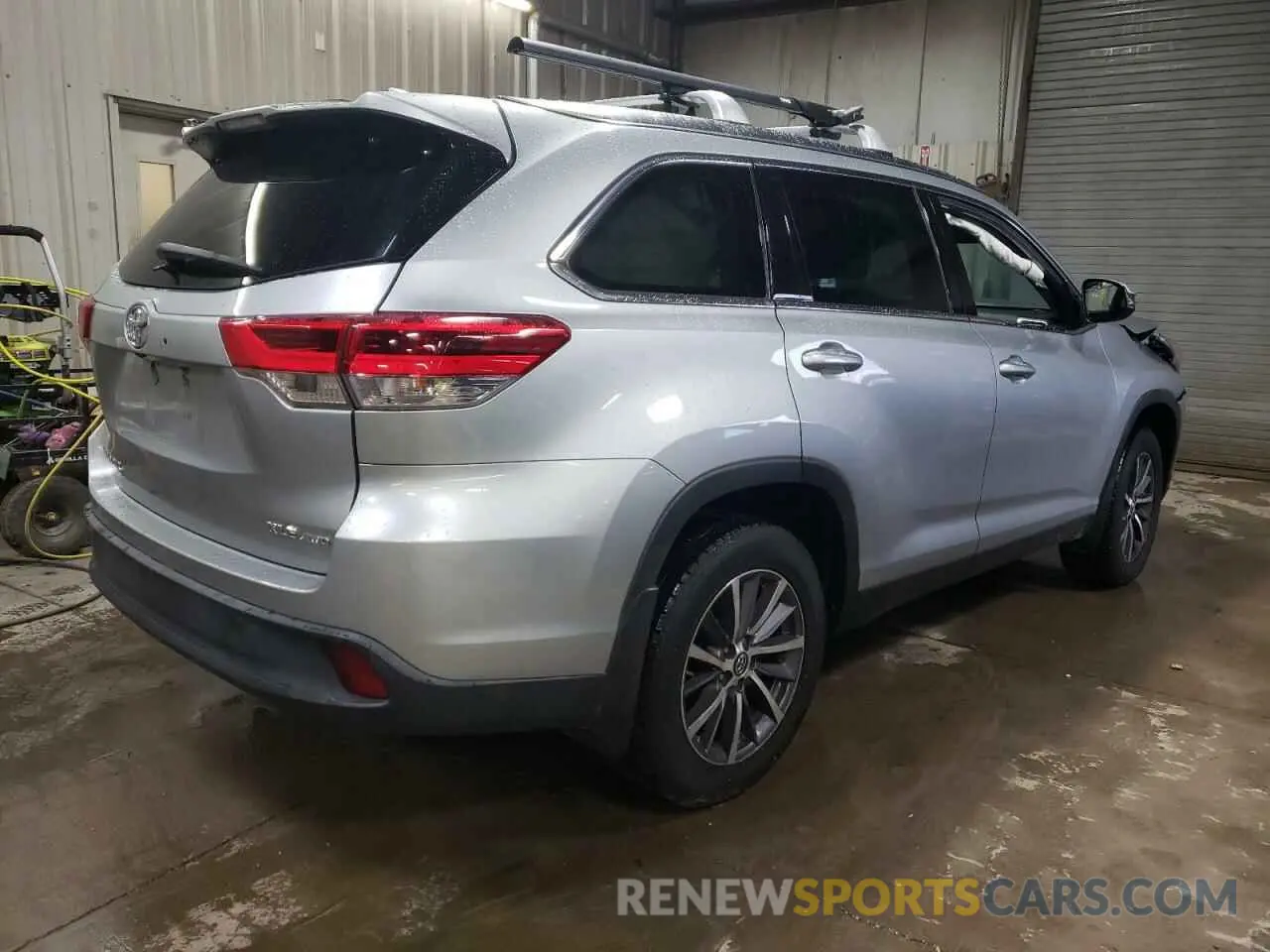 3 fotografías del automóvil dañado 5TDJZRFH9KS712163 TOYOTA HIGHLANDER 2019