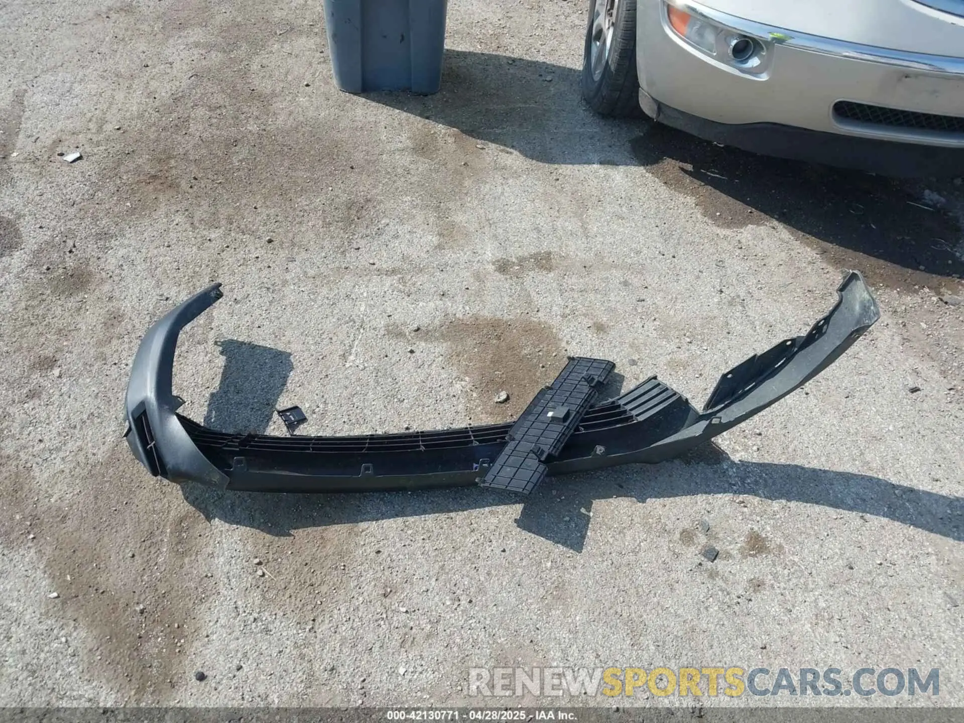 12 fotografías del automóvil dañado 5TDJZRFH9KS917580 TOYOTA HIGHLANDER 2019