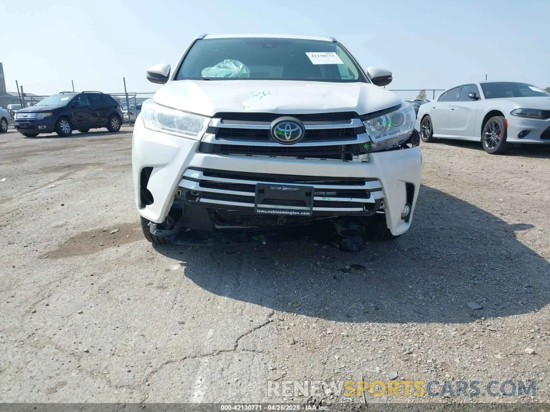 18 fotografías del automóvil dañado 5TDJZRFH9KS917580 TOYOTA HIGHLANDER 2019