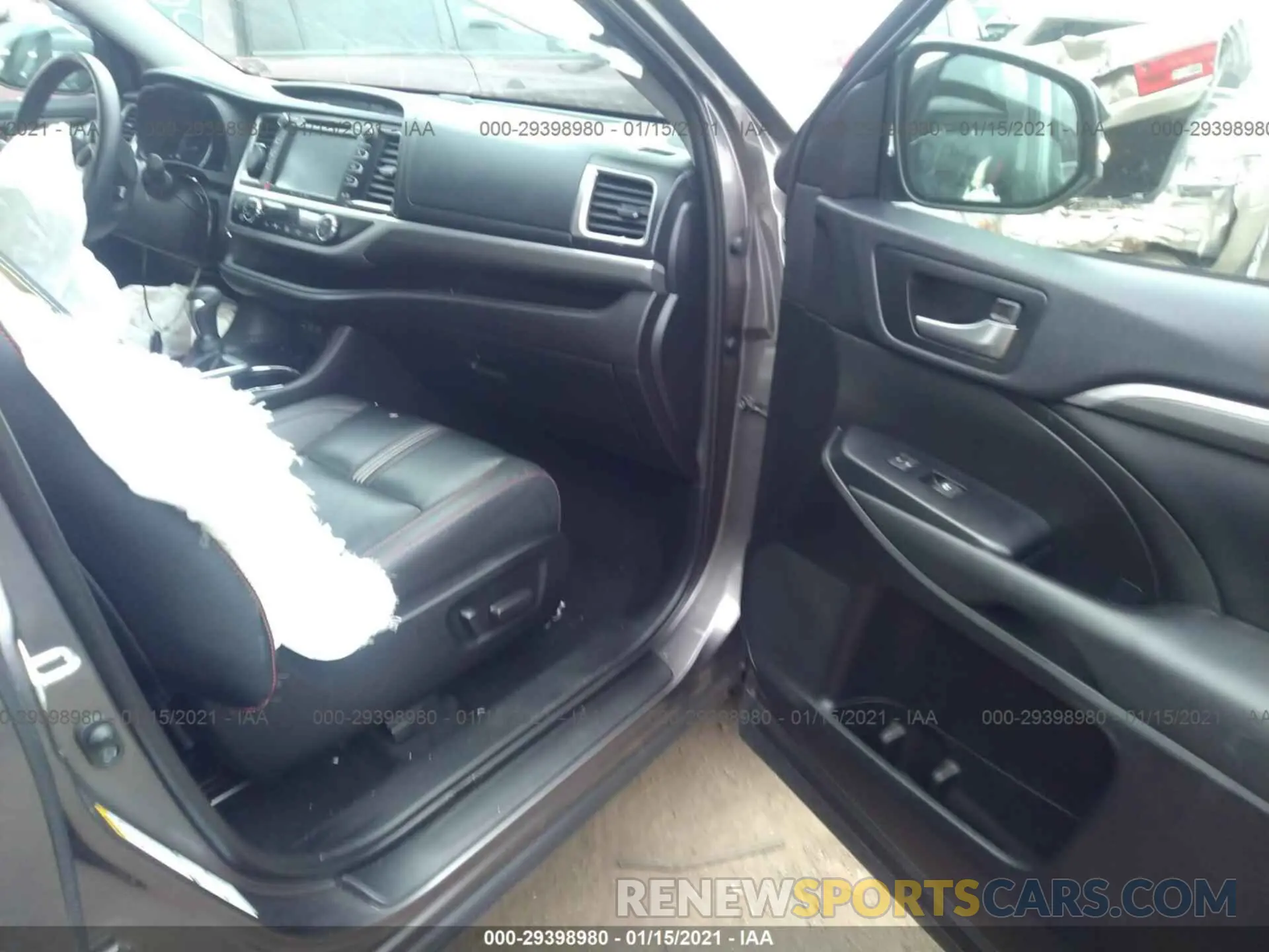 5 fotografías del automóvil dañado 5TDJZRFH9KS936467 TOYOTA HIGHLANDER 2019