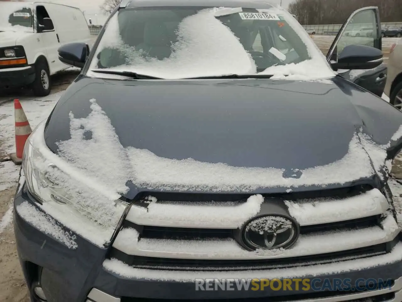 11 fotografías del automóvil dañado 5TDJZRFH9KS955844 TOYOTA HIGHLANDER 2019