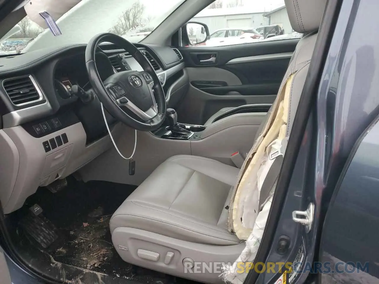 7 fotografías del automóvil dañado 5TDJZRFH9KS955844 TOYOTA HIGHLANDER 2019