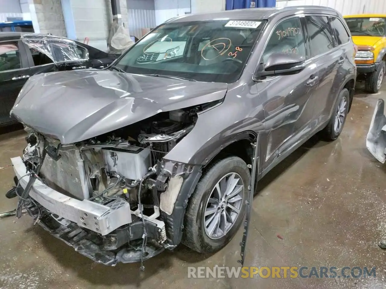 2 fotografías del automóvil dañado 5TDJZRFHXKS569241 TOYOTA HIGHLANDER 2019