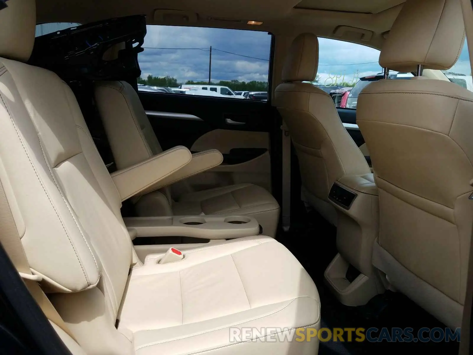 6 fotografías del automóvil dañado 5TDJZRFHXKS577694 TOYOTA HIGHLANDER 2019