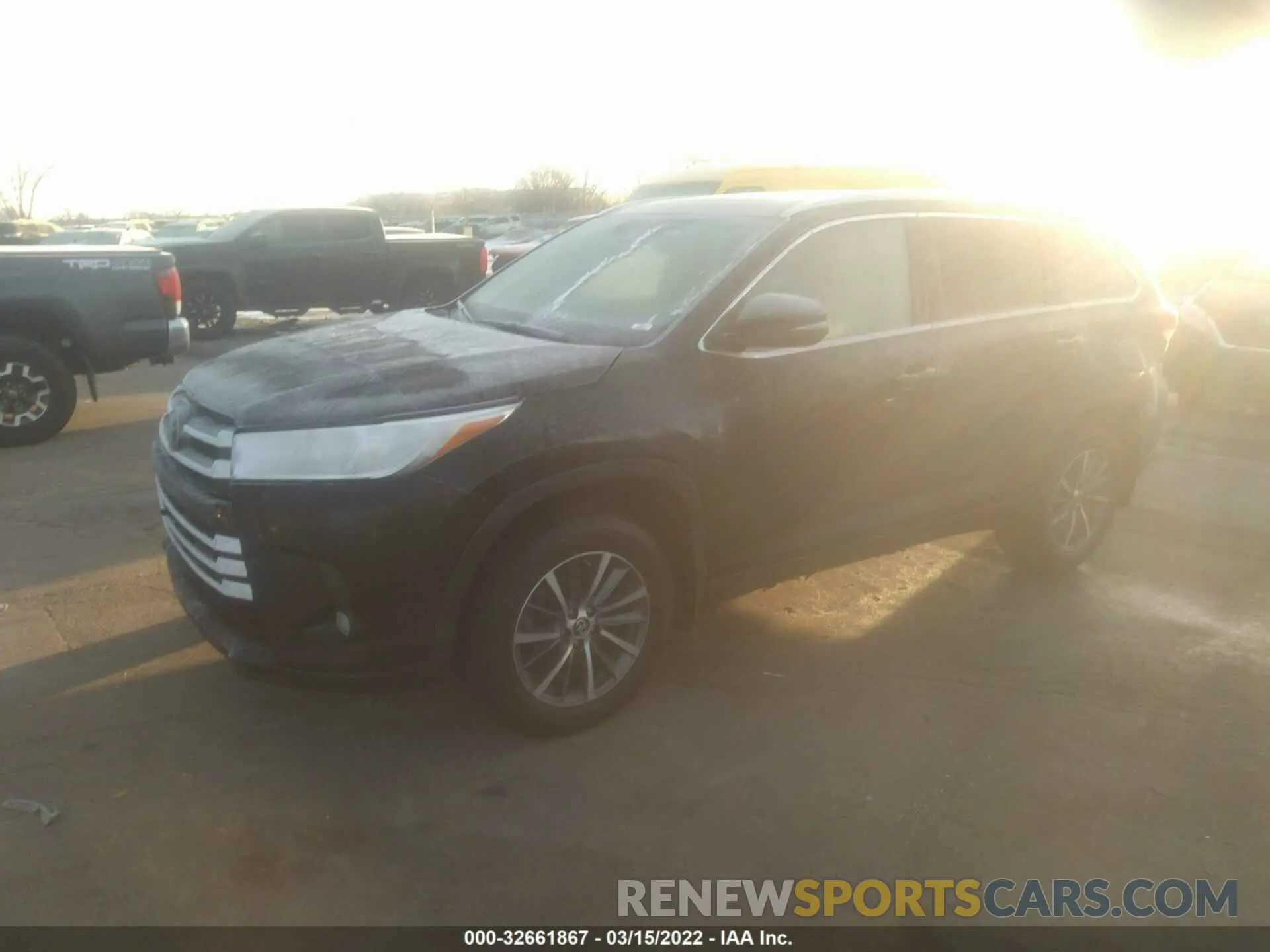 2 fotografías del automóvil dañado 5TDJZRFHXKS590736 TOYOTA HIGHLANDER 2019