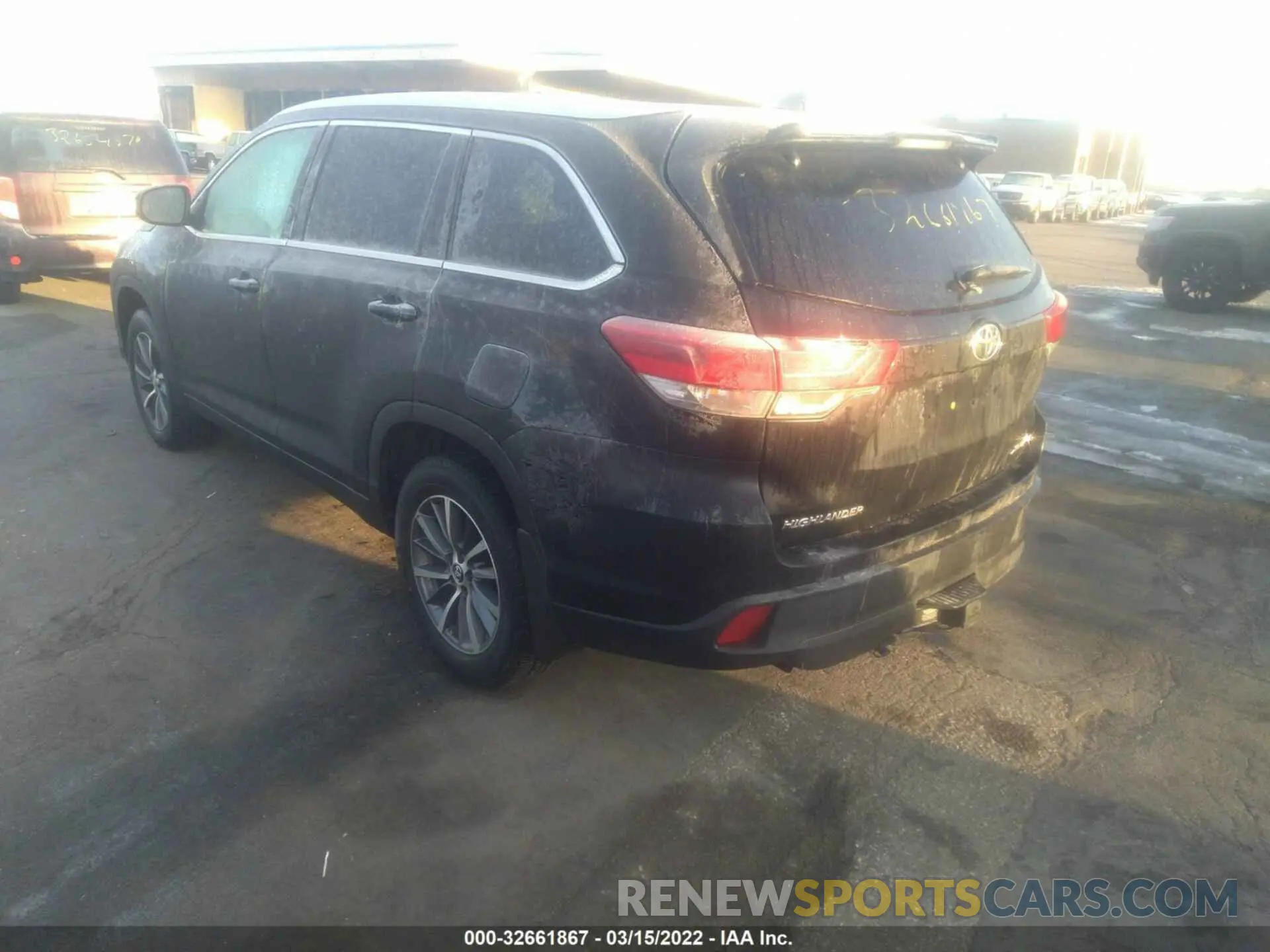 3 fotografías del automóvil dañado 5TDJZRFHXKS590736 TOYOTA HIGHLANDER 2019