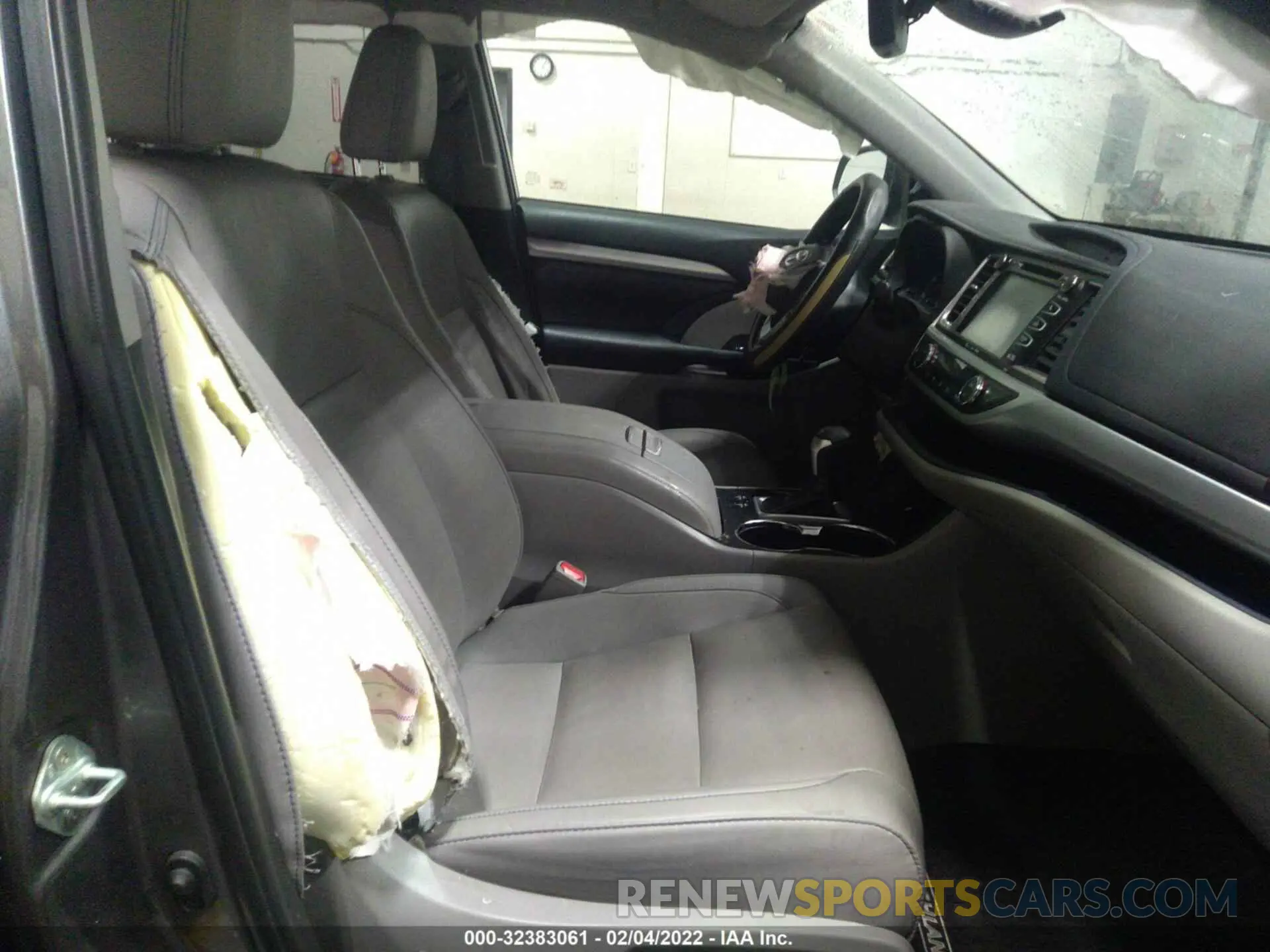 5 fotografías del automóvil dañado 5TDJZRFHXKS599839 TOYOTA HIGHLANDER 2019
