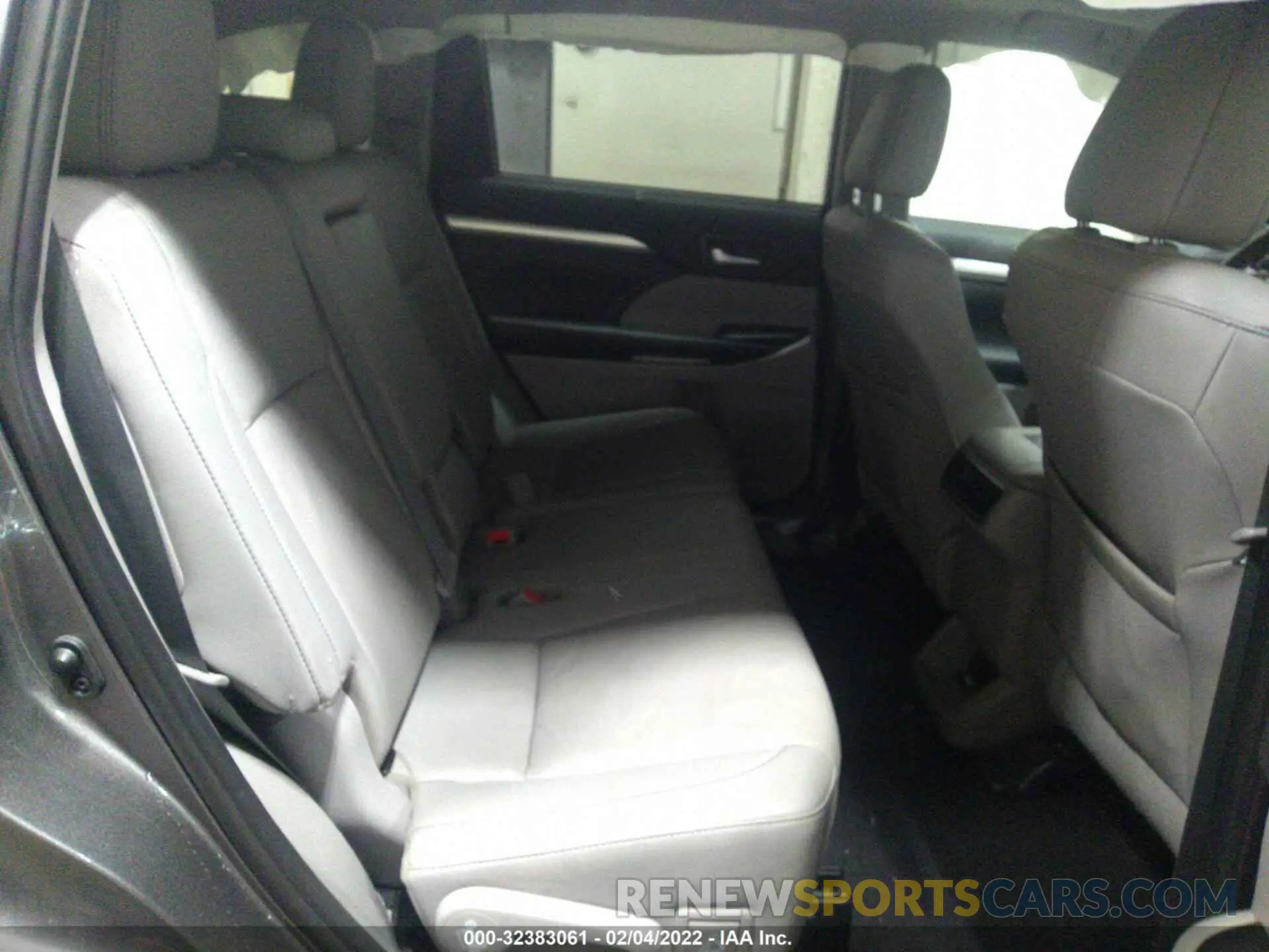 8 fotografías del automóvil dañado 5TDJZRFHXKS599839 TOYOTA HIGHLANDER 2019