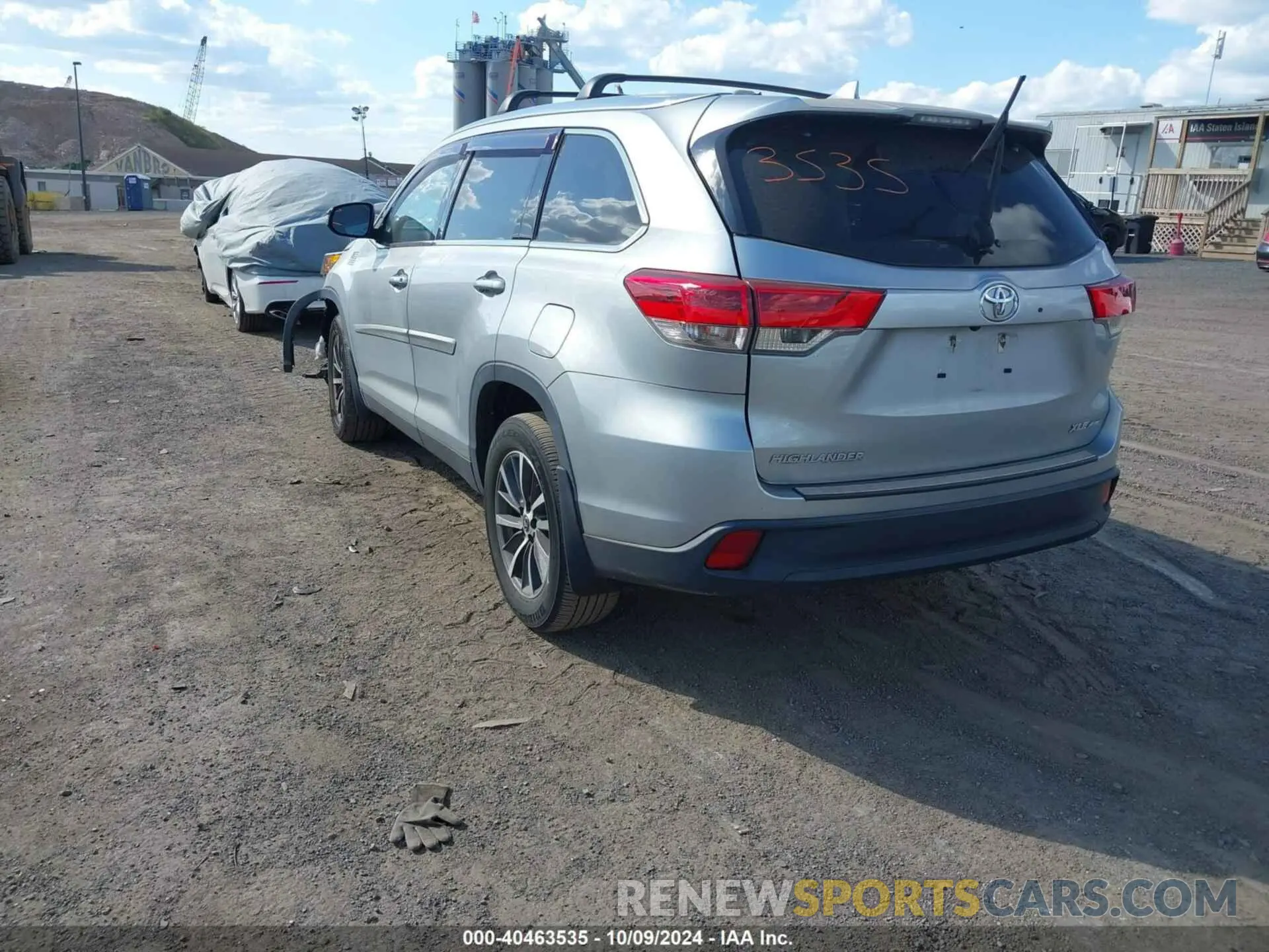 3 fotografías del automóvil dañado 5TDJZRFHXKS726296 TOYOTA HIGHLANDER 2019