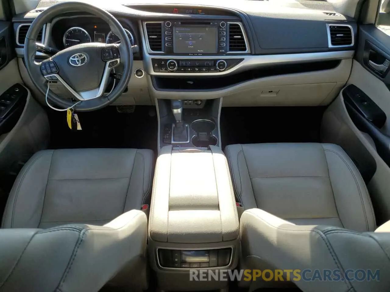 8 fotografías del automóvil dañado 5TDJZRFHXKS744149 TOYOTA HIGHLANDER 2019