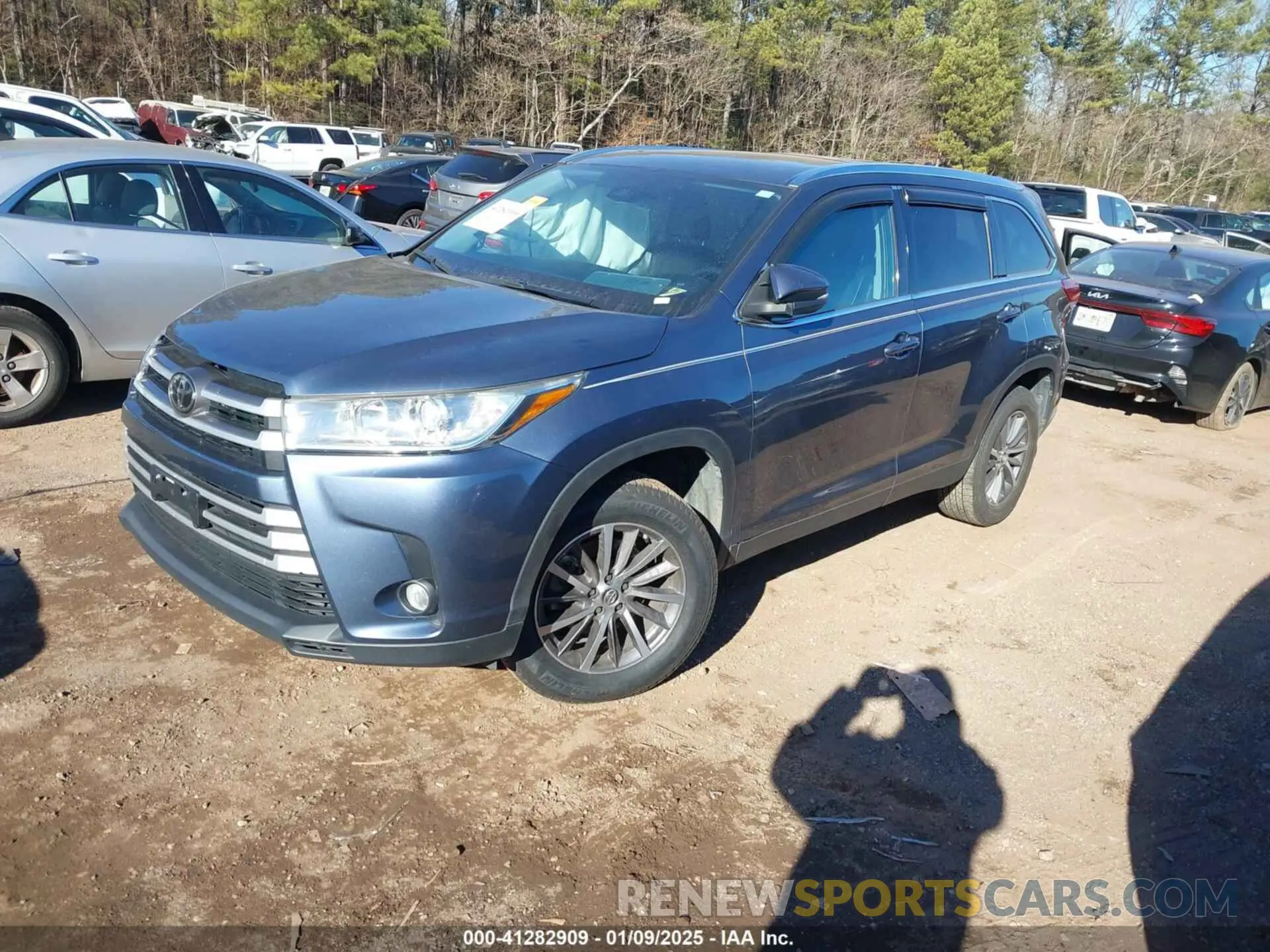 2 fotografías del automóvil dañado 5TDKZRFH0KS301318 TOYOTA HIGHLANDER 2019