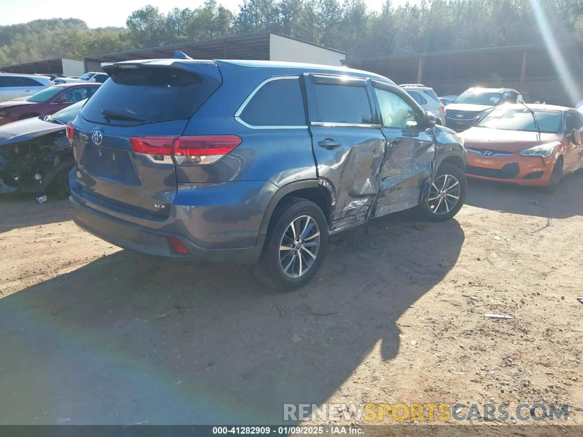 4 fotografías del automóvil dañado 5TDKZRFH0KS301318 TOYOTA HIGHLANDER 2019